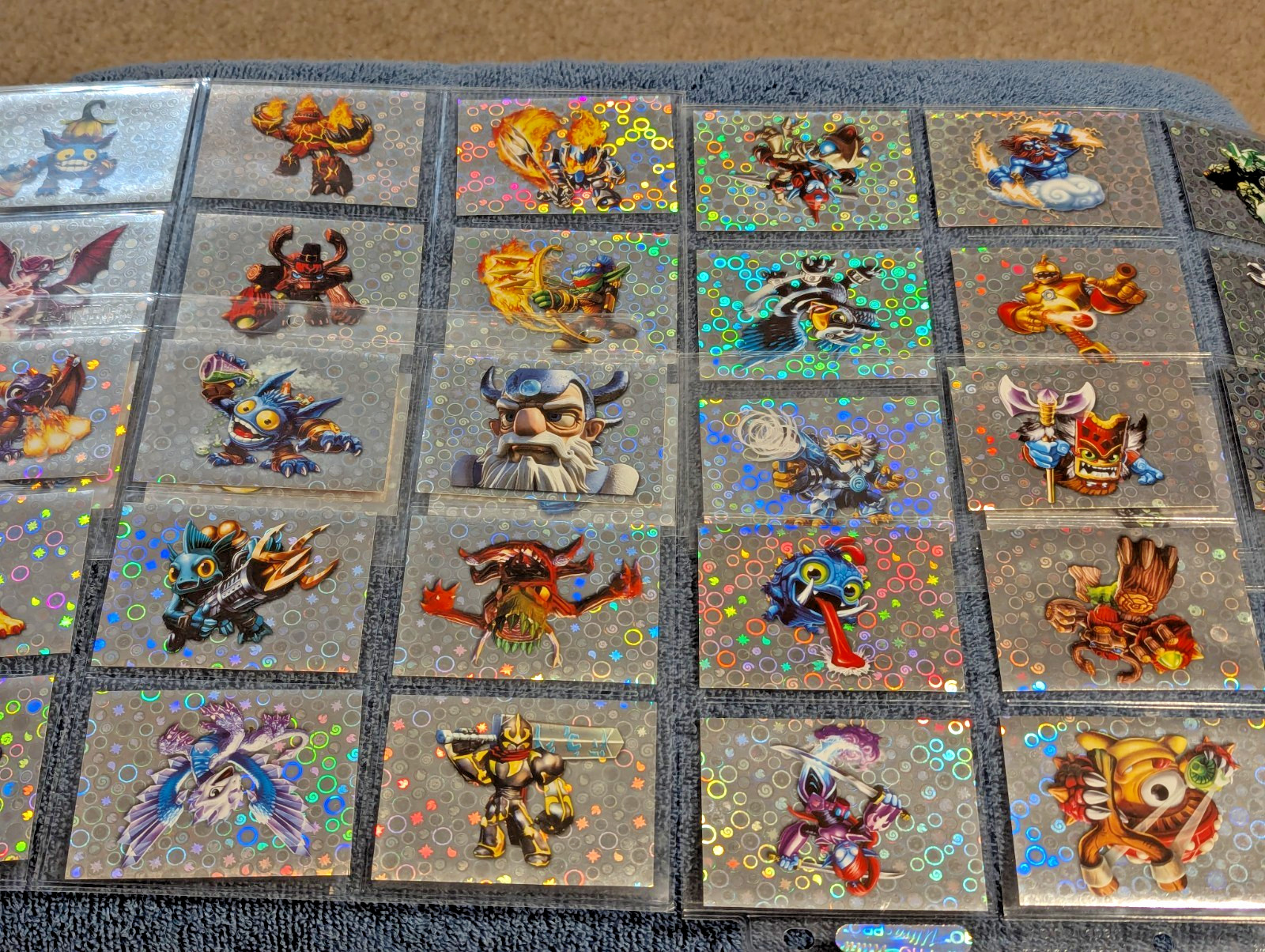 Lot of 35 Topps 2013 Activision Skylanders Giants FOIL Stickers