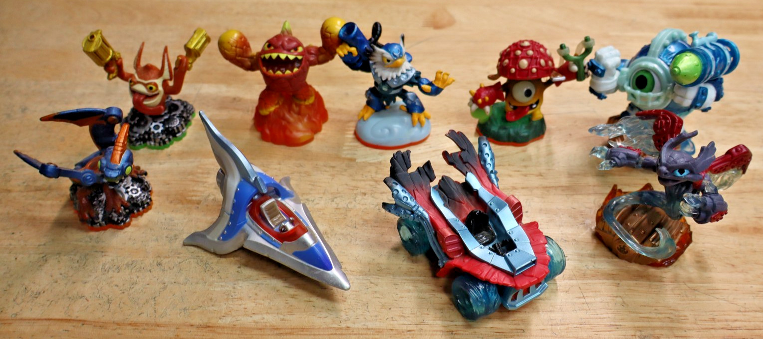 Mixed Lot of 9 Skylanders Superchargers Figures and Vehicles