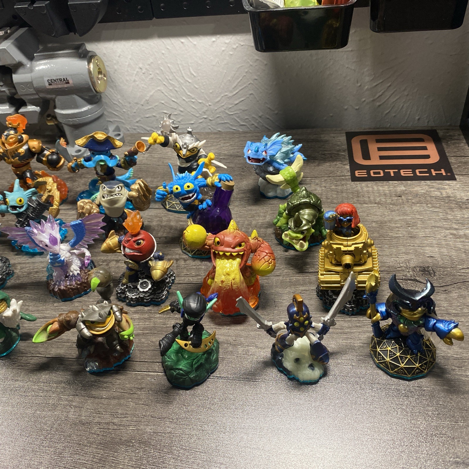 Skylanders Swap Force Lot Of 23 Figures & Portal & Game Xbox 360 Tested Spyro