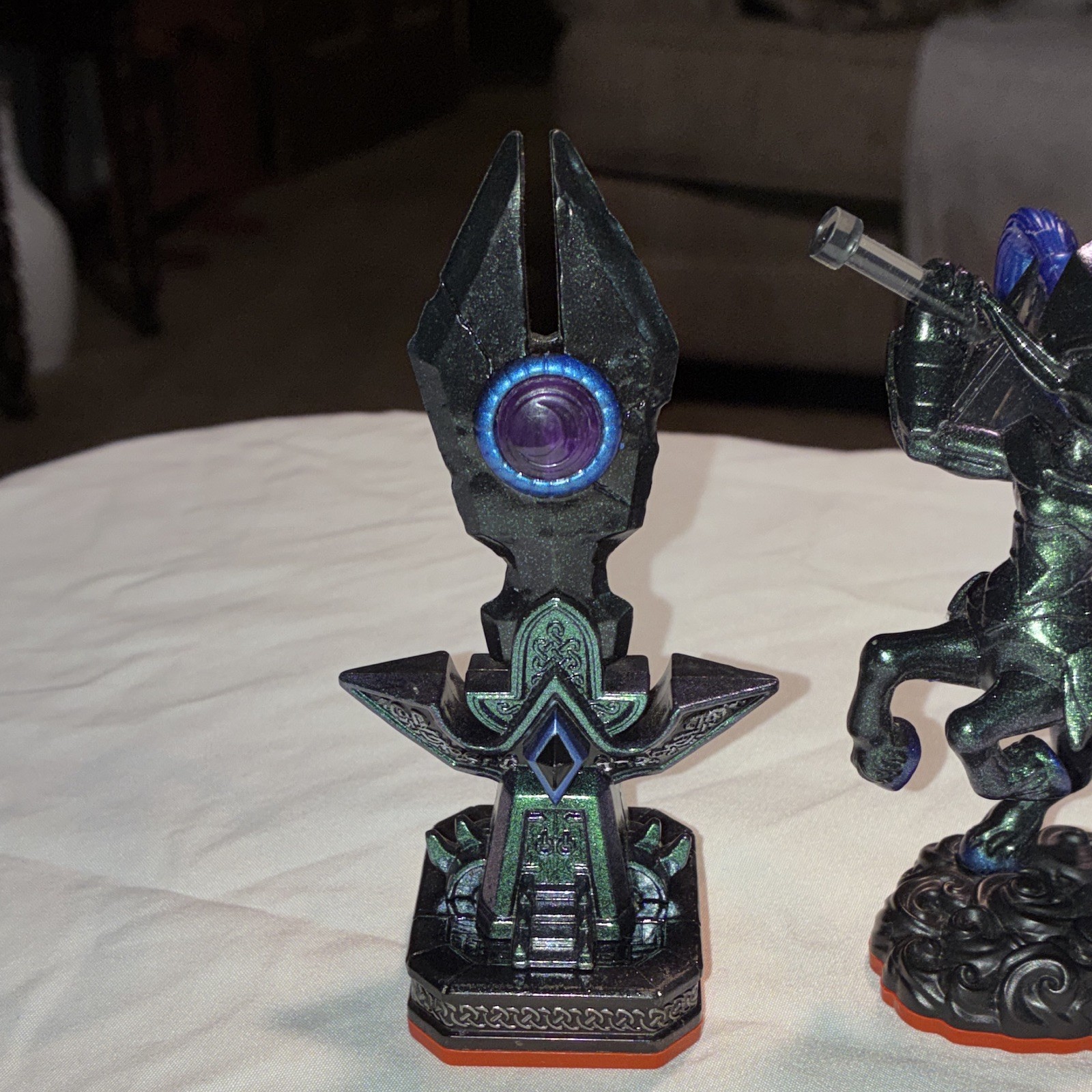 Skylanders Trap Team: Knight Mare Character Figure w/ Light-Up Dark Trap Crystal