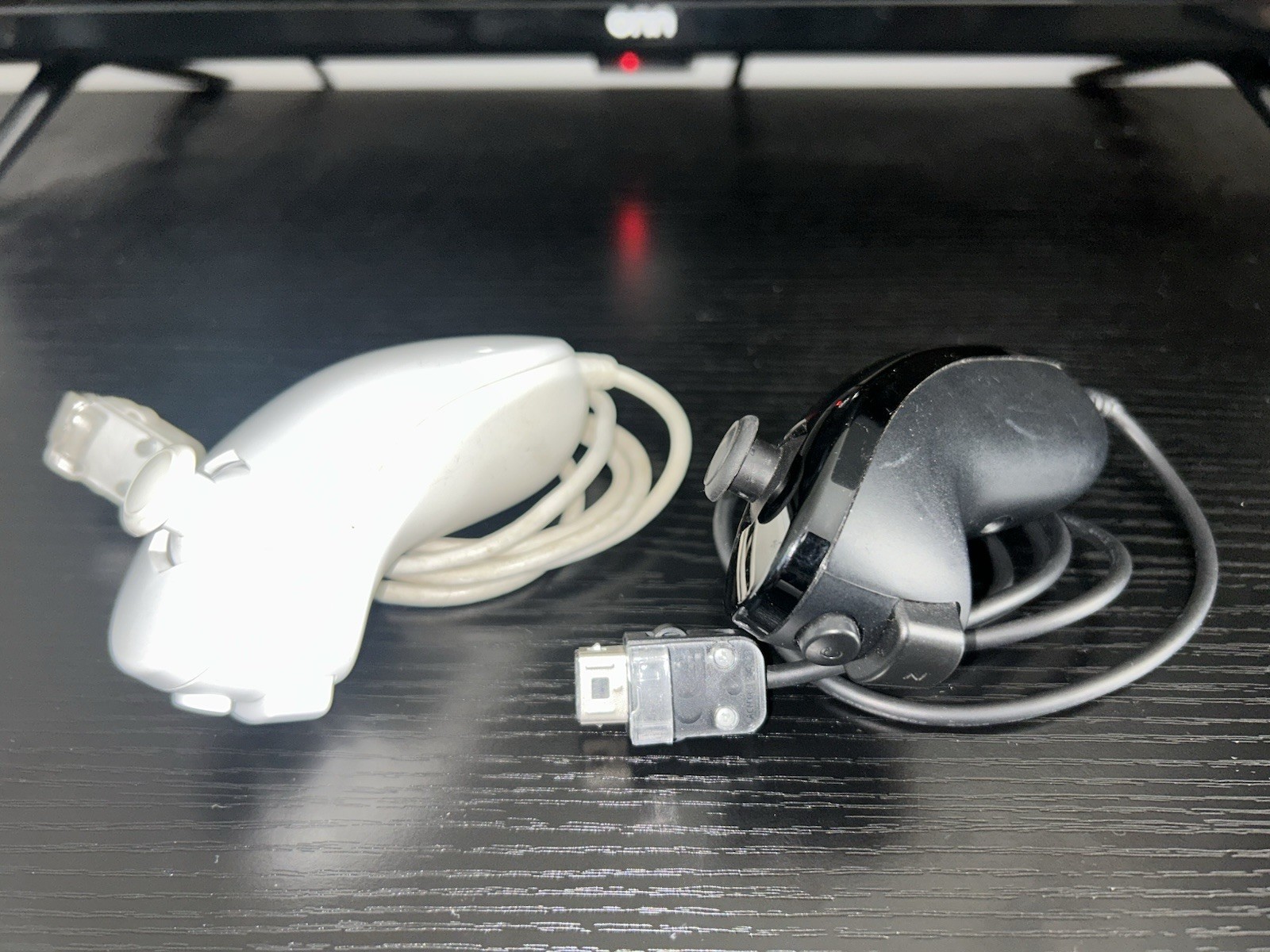 Nintendo Wii Nunchuk Wired Controller Lot 2 White/Black 3ft Motion Control