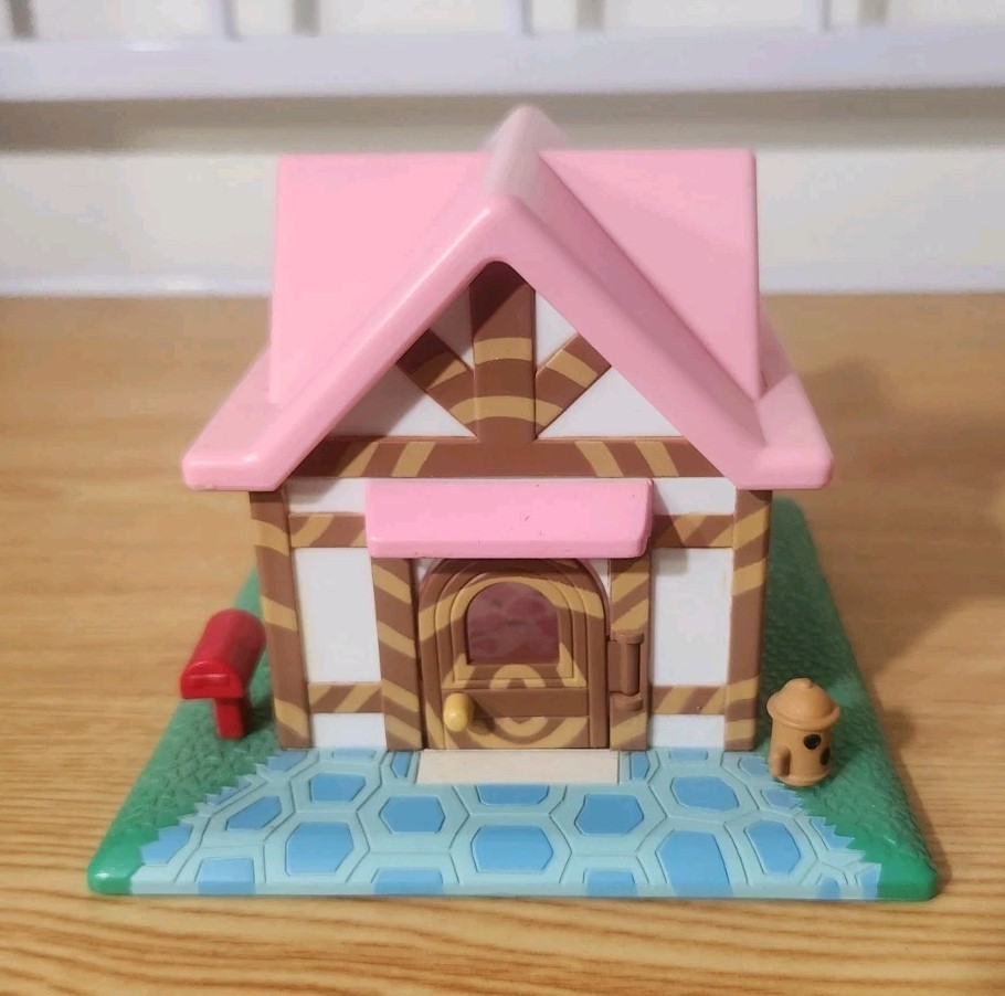ANIMAL CROSSING LET’S CREATE A FOREST PINK ROOF HOUSE FIGURE HOUSE ONLY