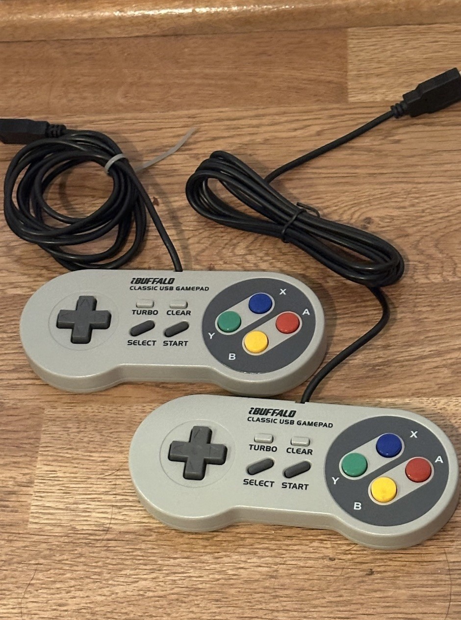 Set of 2 iBuffalo Classic USB Game Controllers for PC- Gray – SNES (BSGP801)