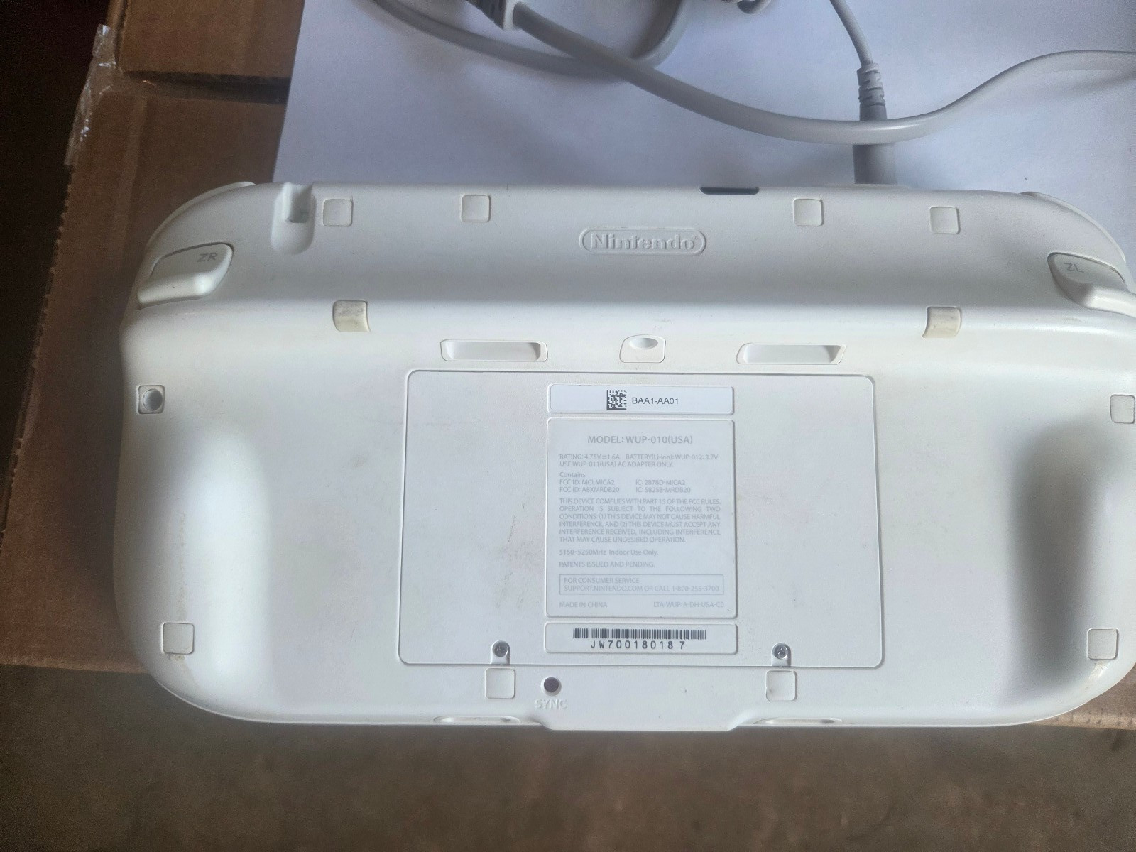 White Nintendo Wii U Game Pad Replacement Controller Only WUP-010 w/ Charger