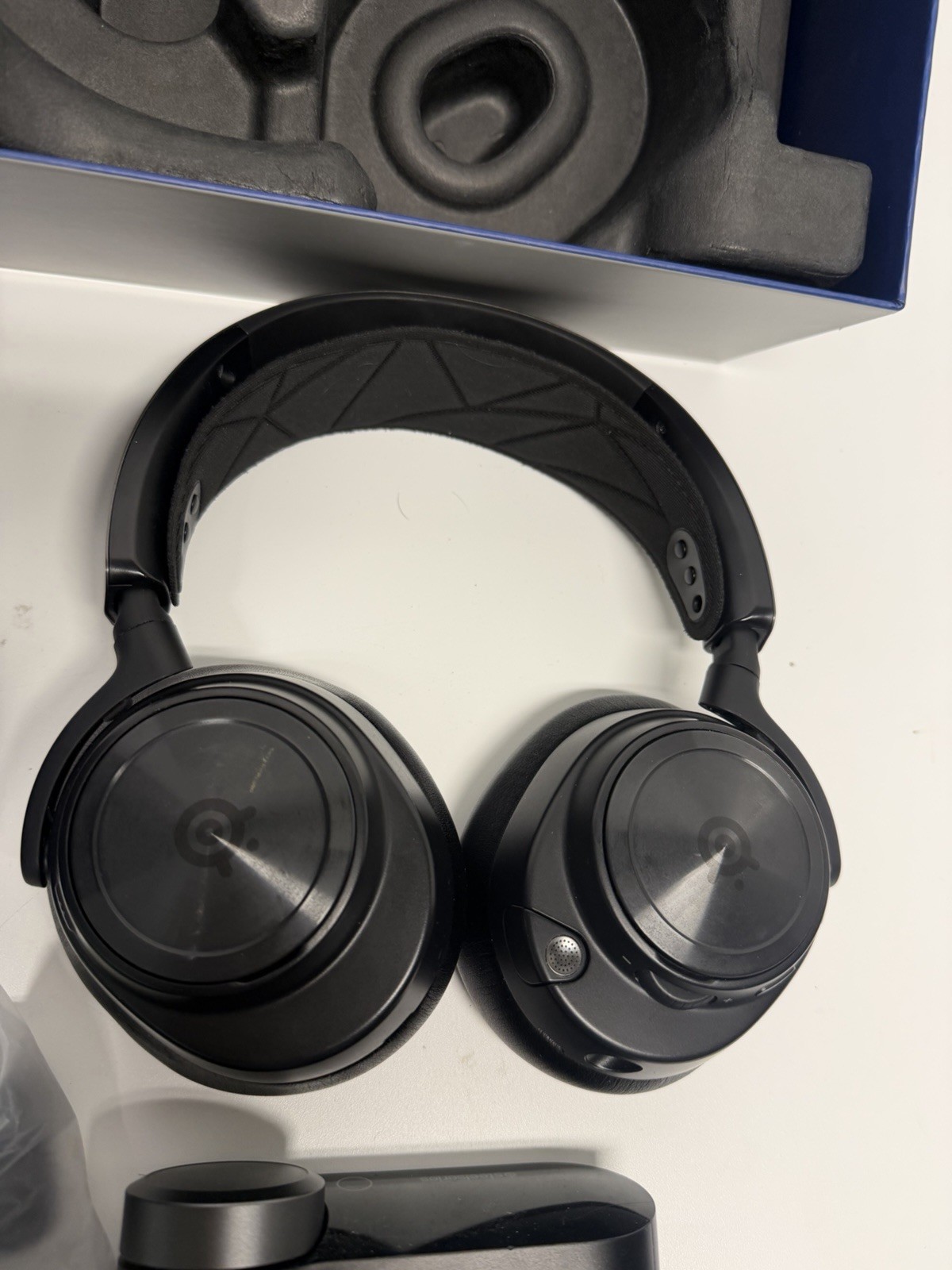 SteelSeries Arctis Nova Pro Wireless Gaming Headset for PlayStation & PC 61522