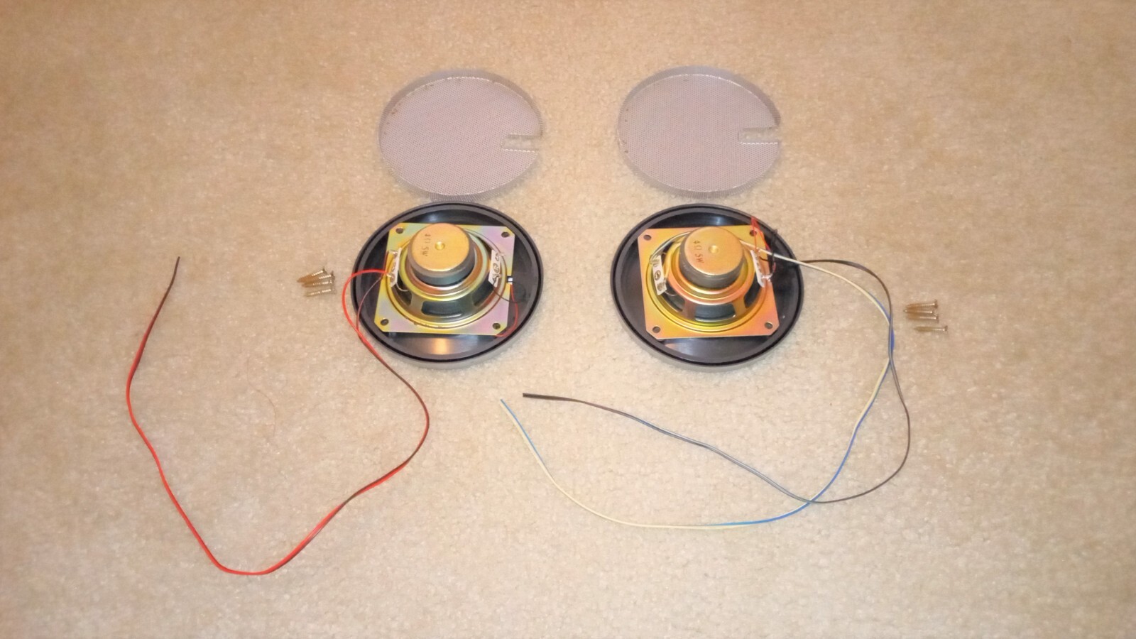 X Rocker Video Gaming Lounging Floor Rocker Replacement Side Speakers DoNOT WORK