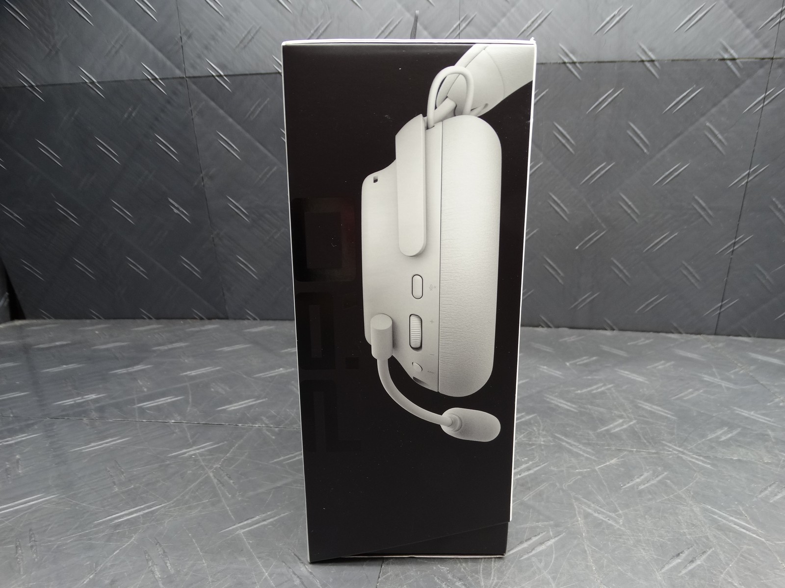 Alienware Pro Wireless Over-the-Ear Gaming Headset 520-BBKM