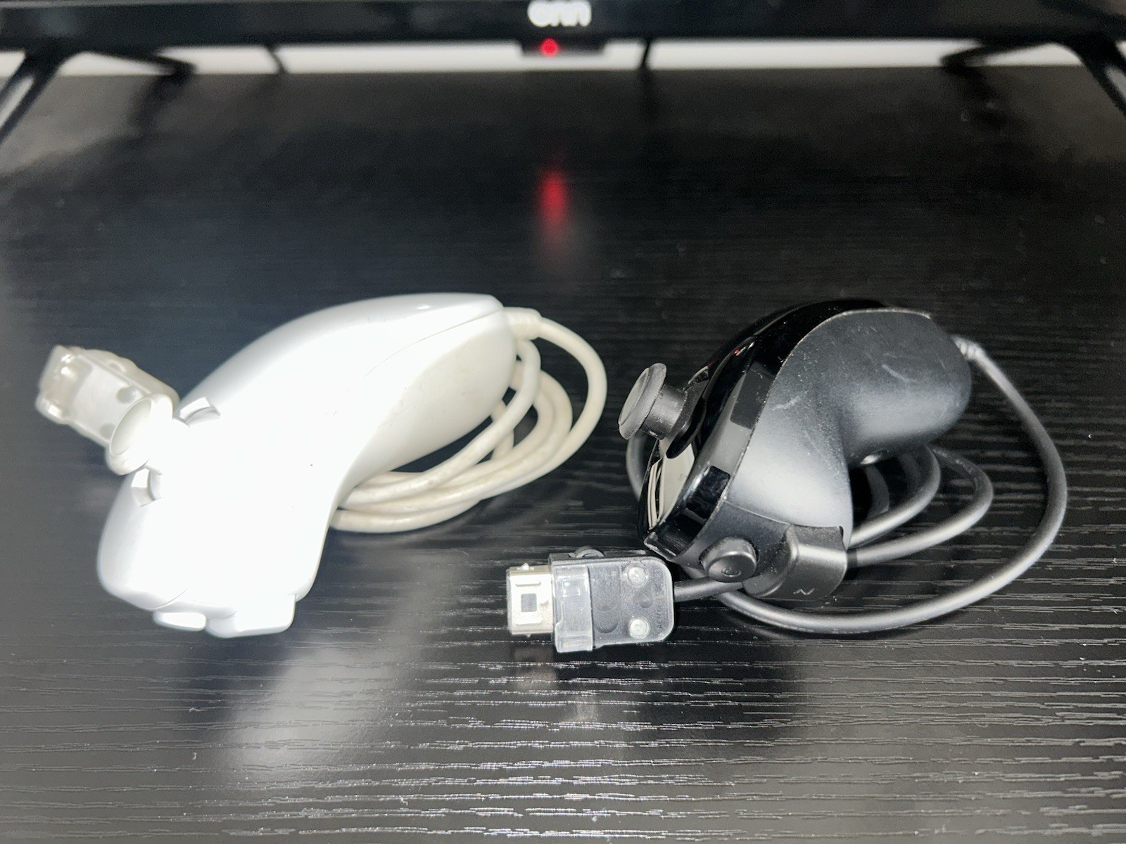 Nintendo Wii Nunchuk Wired Controller Lot 2 White/Black 3ft Motion Control