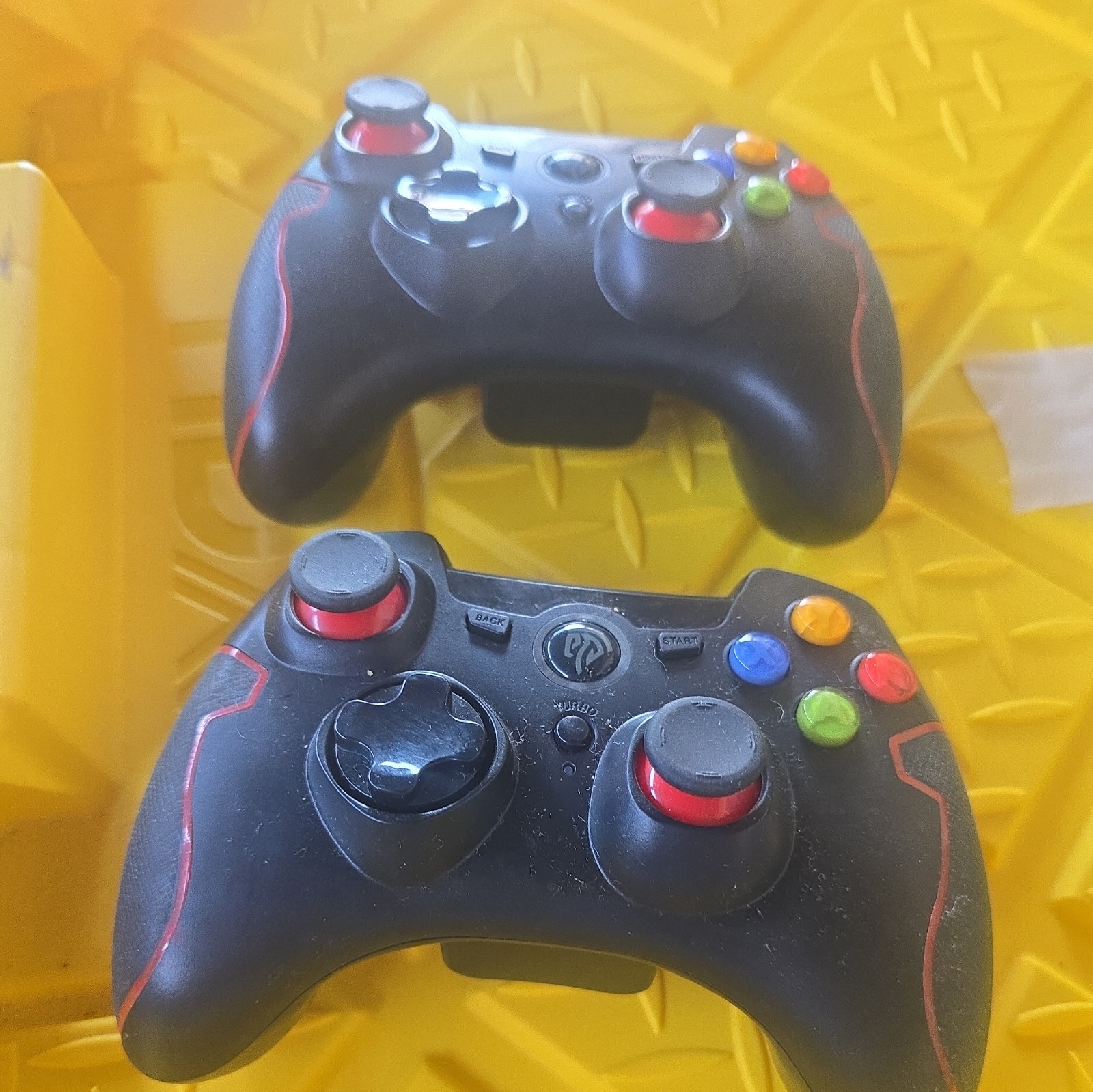 2 sets of EasySMX 2.4G Wireless Controller for PS3, with Vibration, black/red