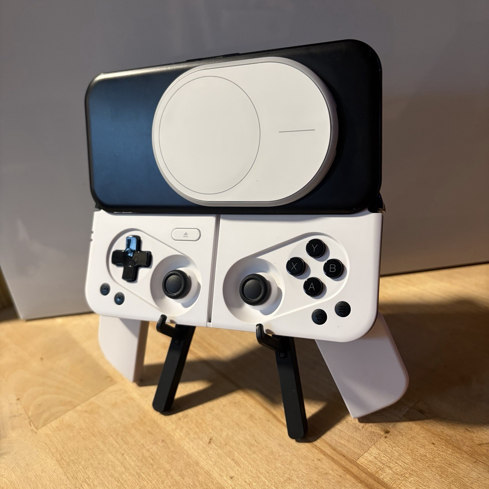 MCON By OhSnap! Magnetic Mobile Controller — Customized/Part Swap (White/Black)