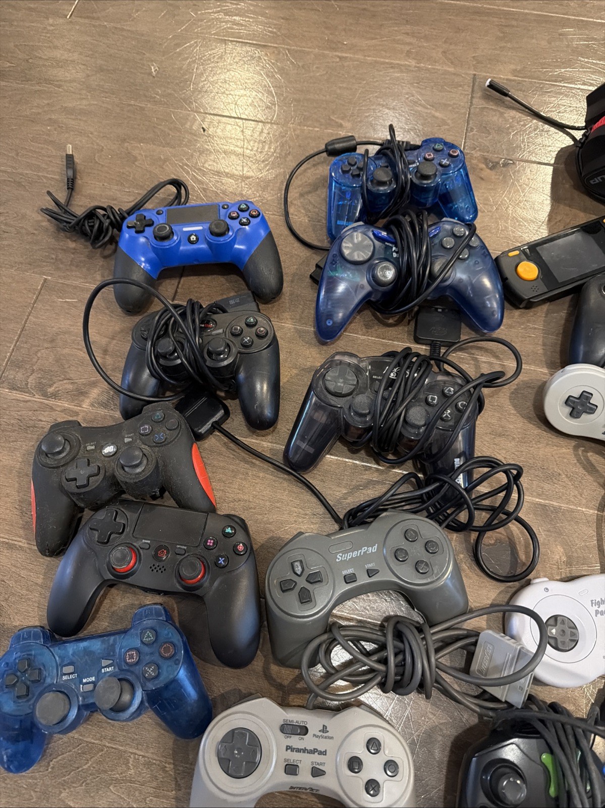 Mixed Controller Lot PS2 PS1 PS3 Xbox 360 Switch SNES Untested For Parts