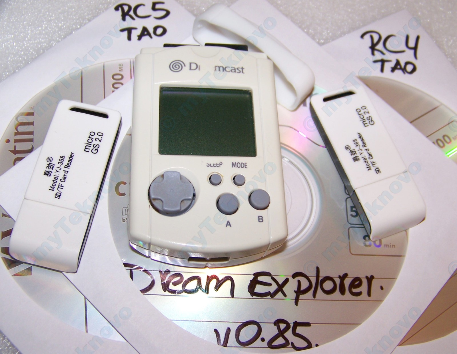 1x Dreamcast White VMU HKT-7000 + CAP + Dreamshell Disk Pack + USB PC Adapters