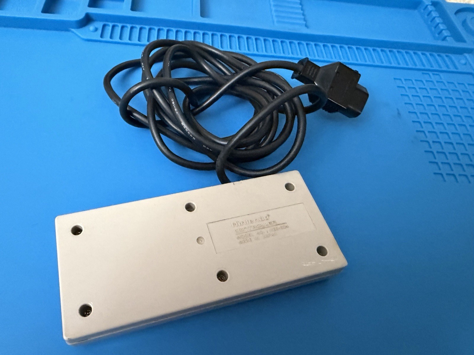 Nintendo NES-004 Corded Controller for Nintendo NES