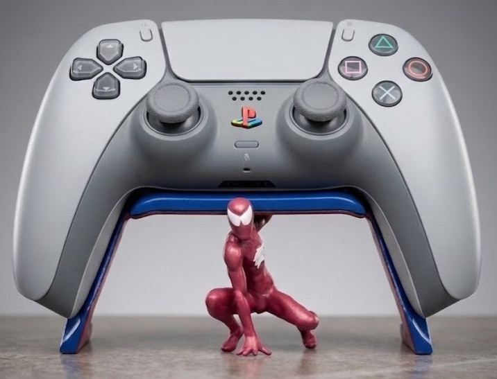 Mini Scarlet Spider-Man Figure Controller Stand HandPainted PS5 DualSense Holder