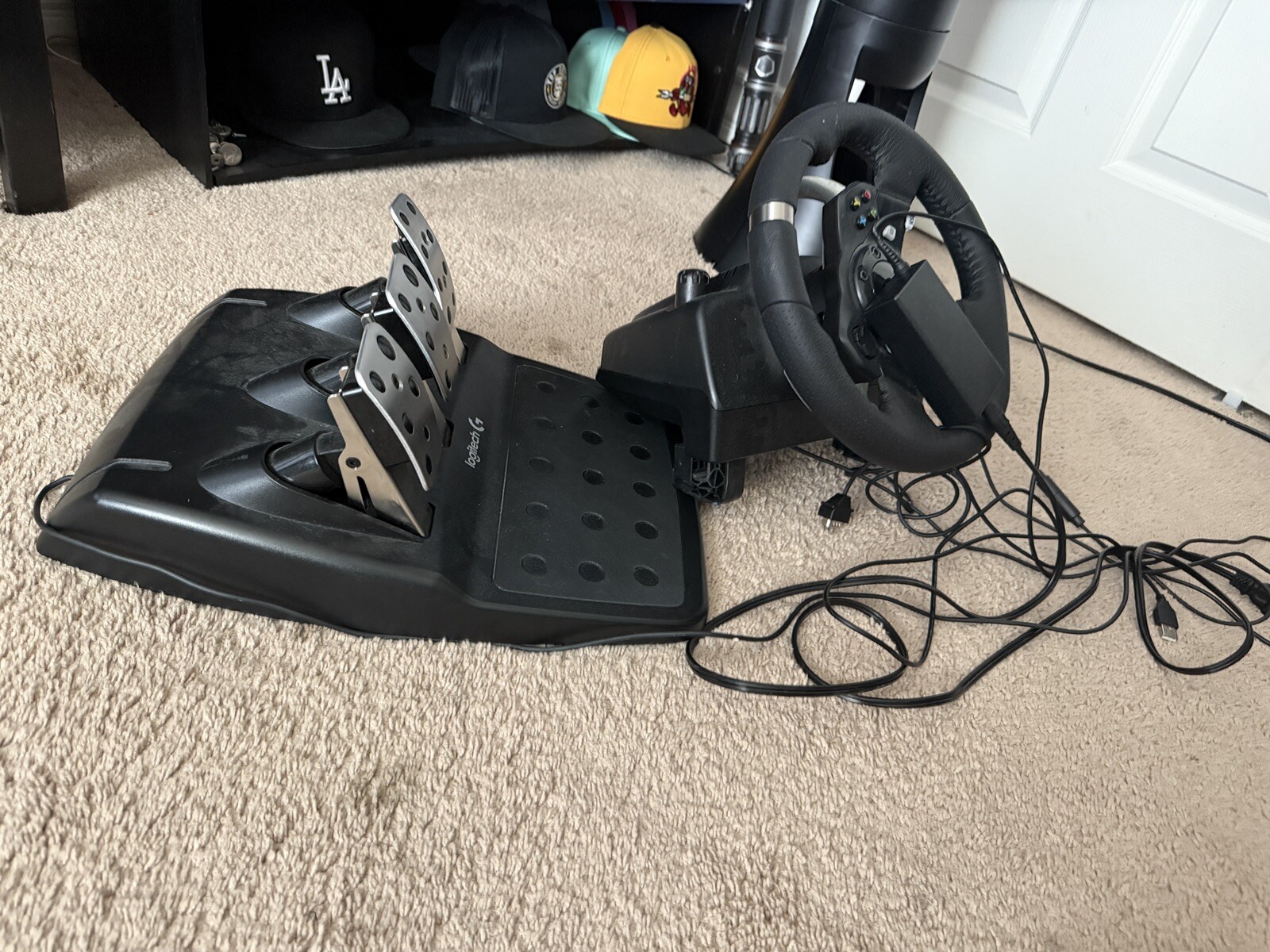 Logitech G923 Racing Wheel and Pedals – Black