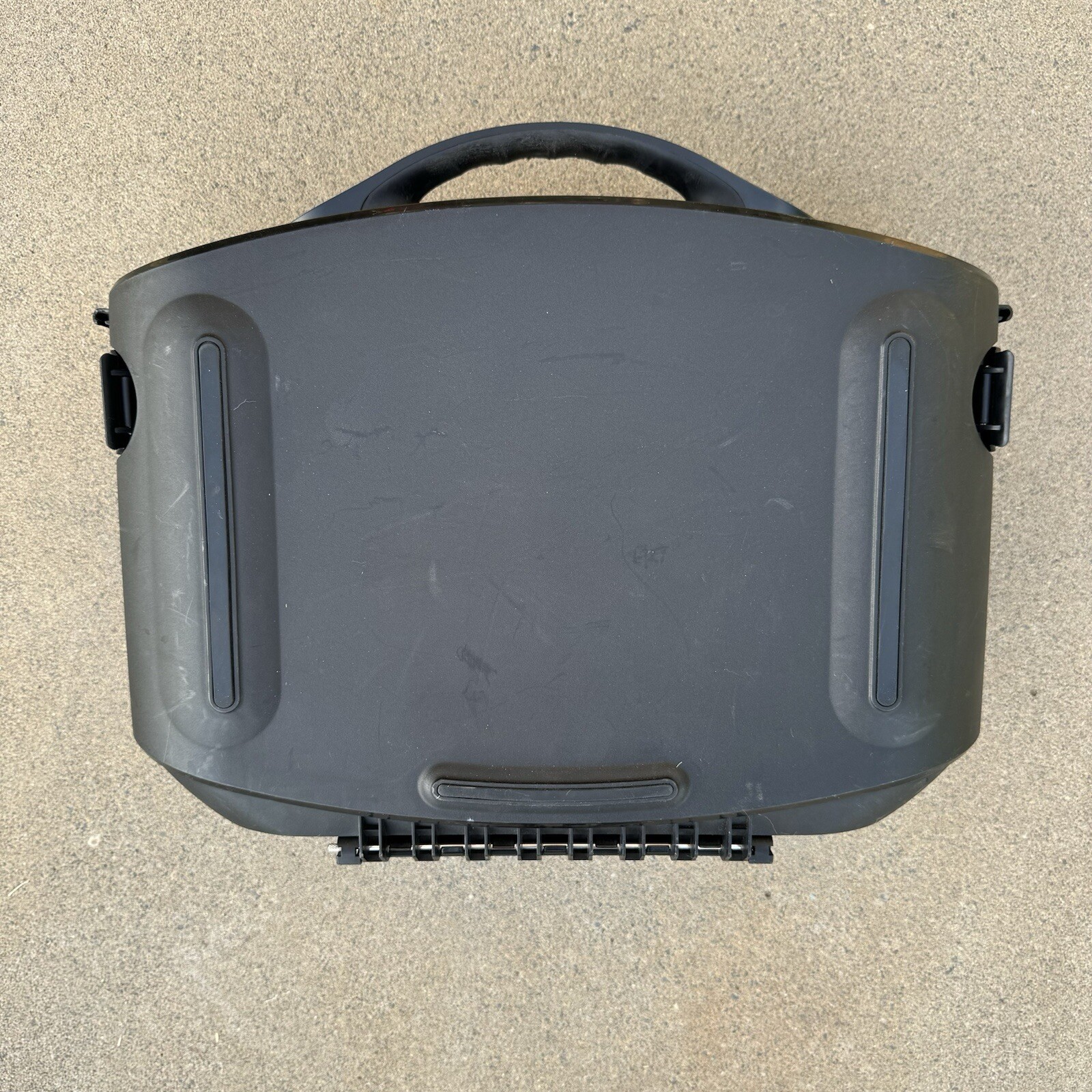 GAEMS G190 Vanguard Portable Gaming Case Monitor W/Cords