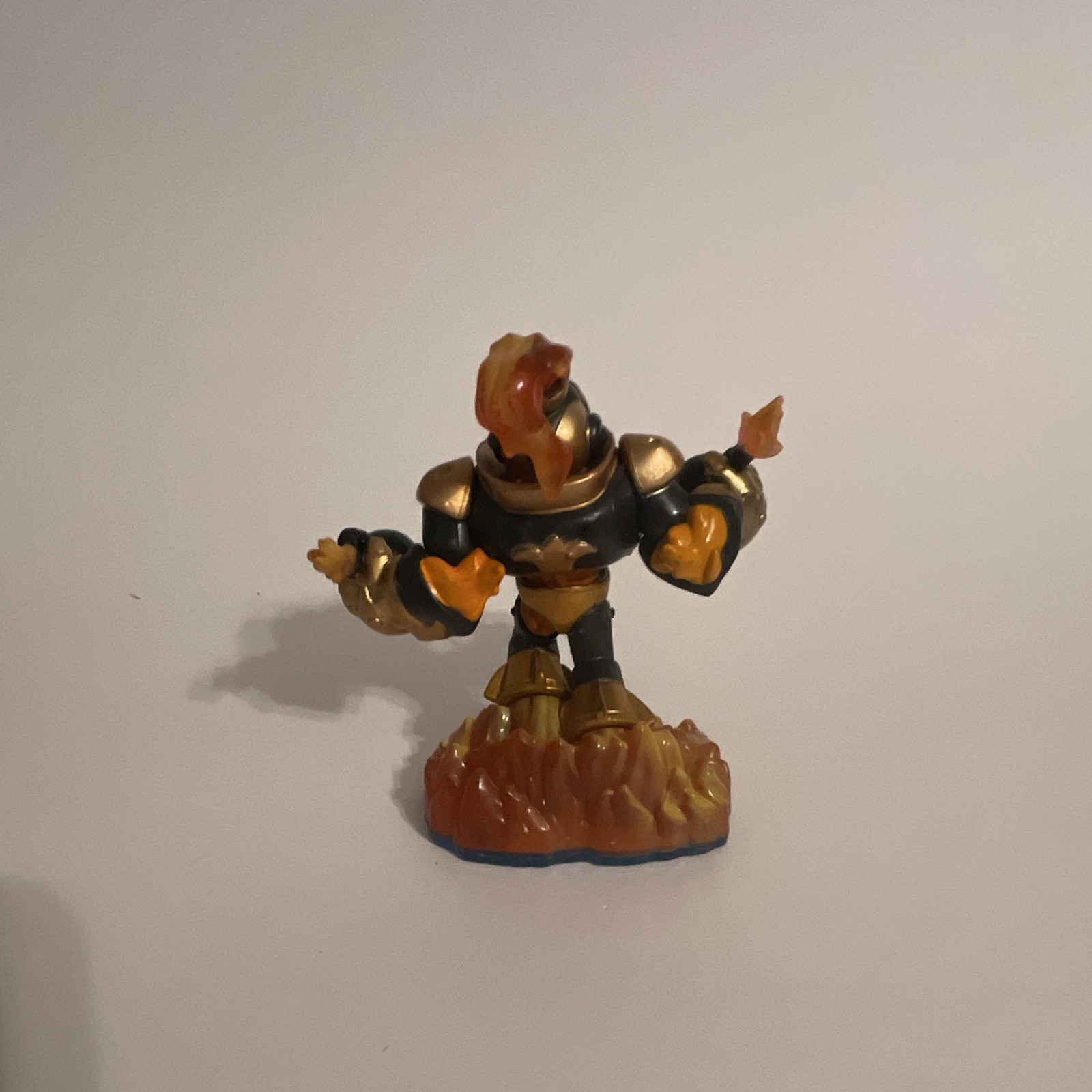 Skylanders Ignitor Character Figure Black & Gold on Base MPN 85231884