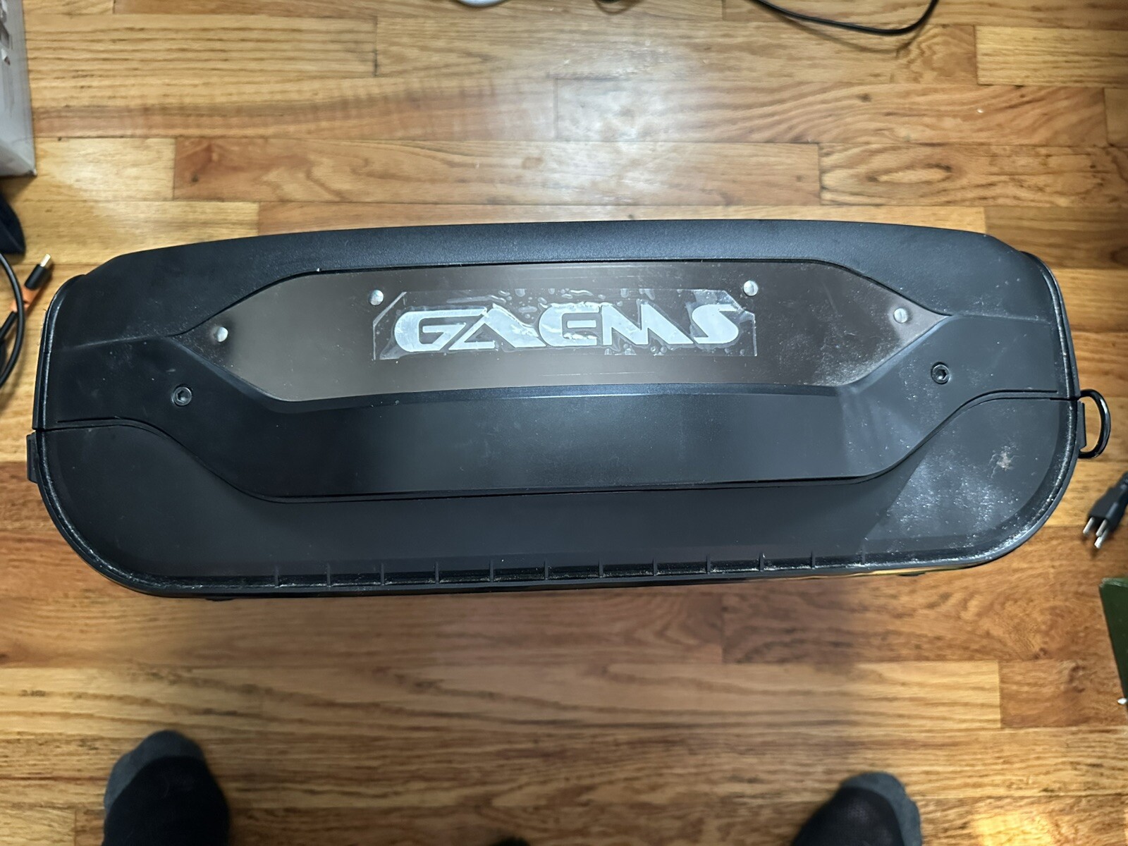 GAEMS G190 Vanguard Portable Gaming Case Monitor W/Cords