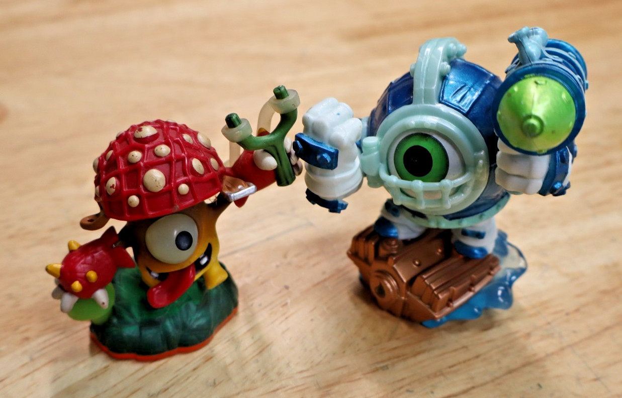 Mixed Lot of 9 Skylanders Superchargers Figures and Vehicles