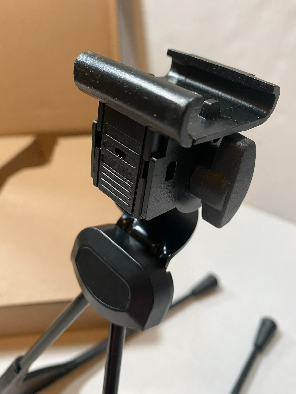 Nintendo Virtual Boy Stand with Complete Visor Eye Shield VUE-003 – Brand New