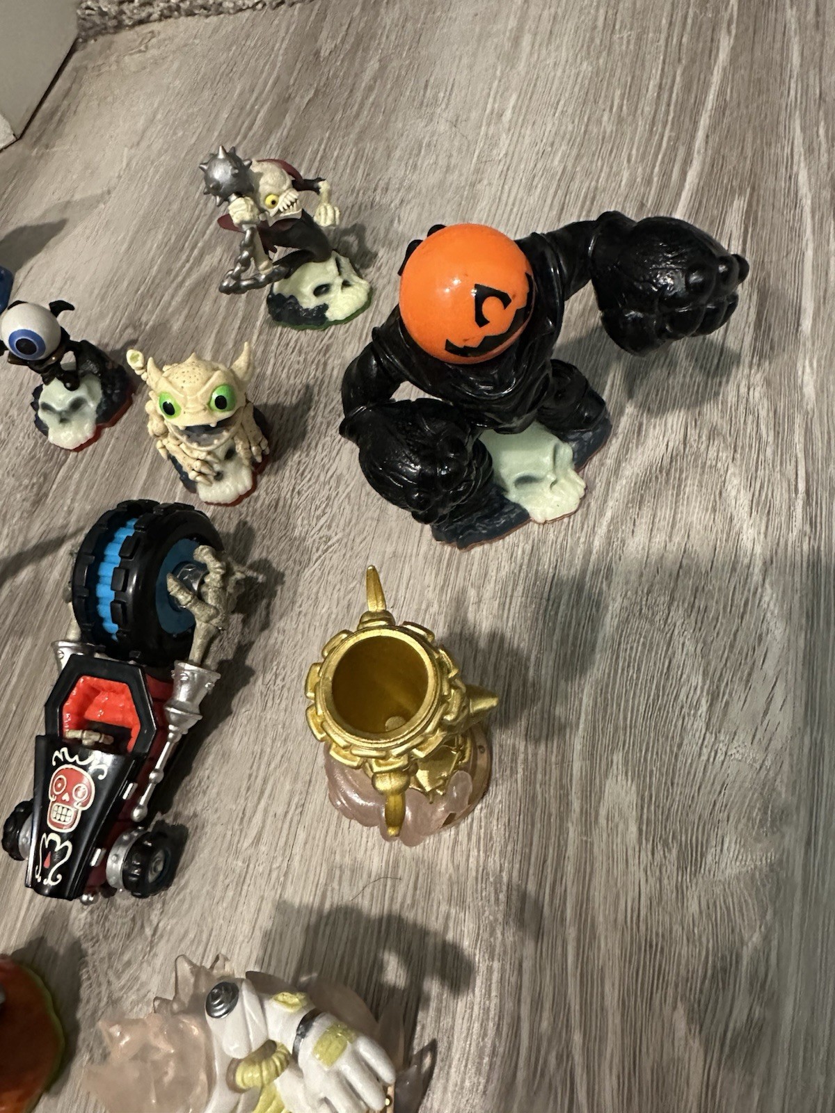 Skylanders Lot of 23 Figures Vehicles & Creation Crystal Untested Pre-Owned