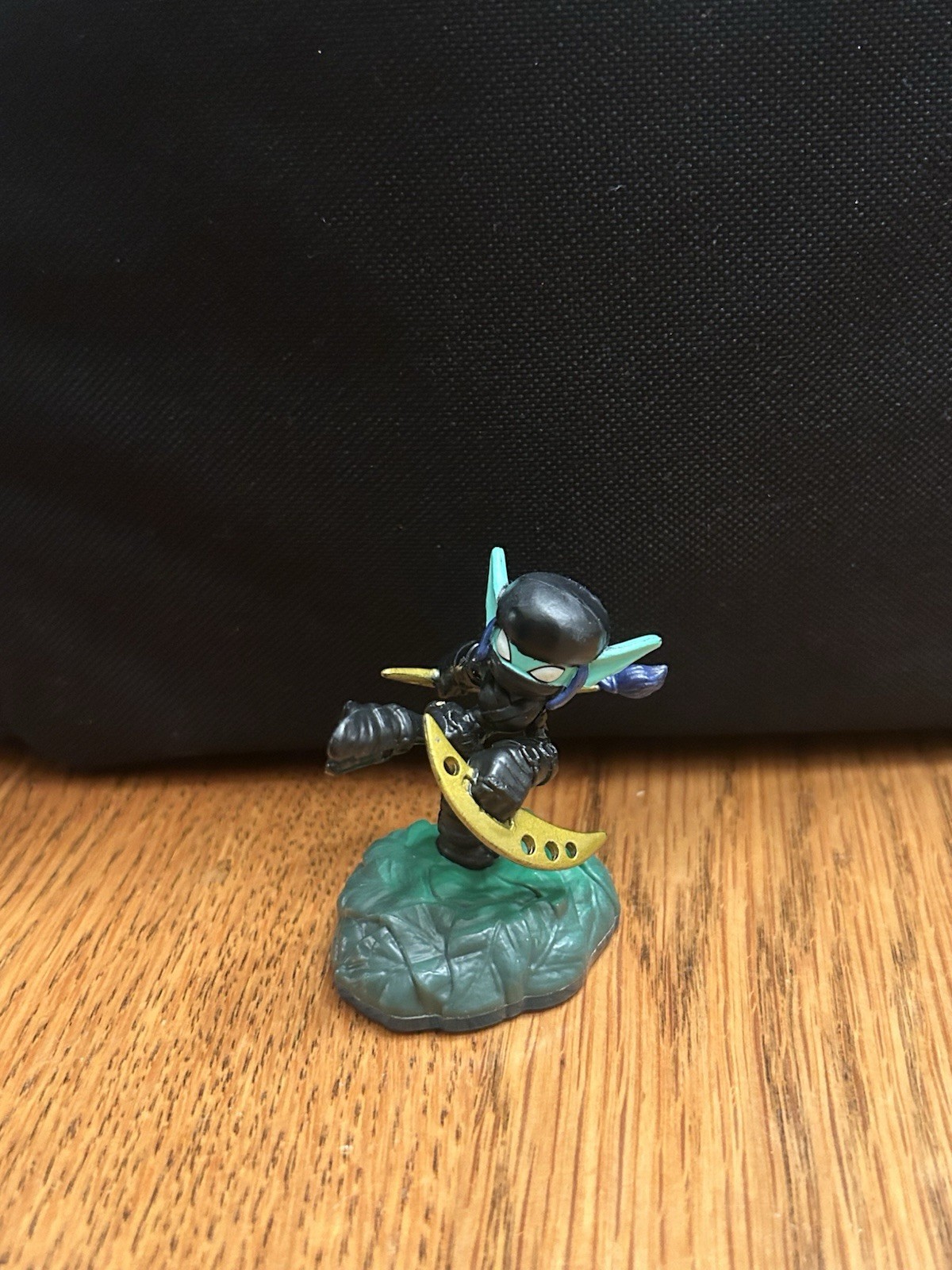 LOW Price Big Skylanders Bundle – FREE Shipping, READ DESCRIPTION.