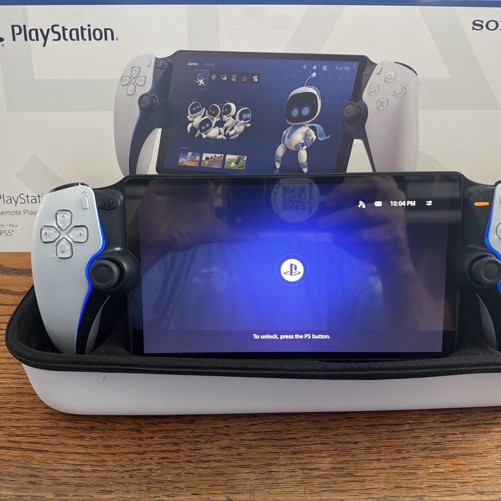Sony PlayStation Portal Remote Player – White comes w/ Case