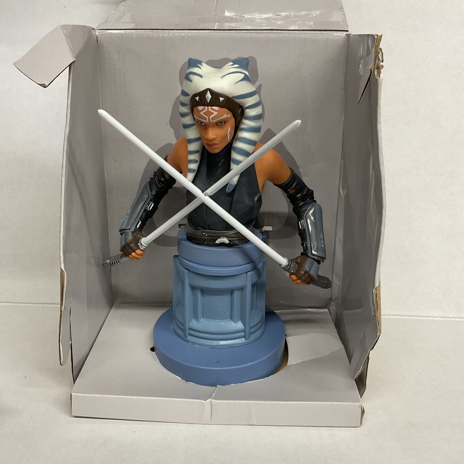 ⚡️Cable Guys Star Wars Ahsoka Tano Phone & Controller Holder 🆕 As Shown⚠️