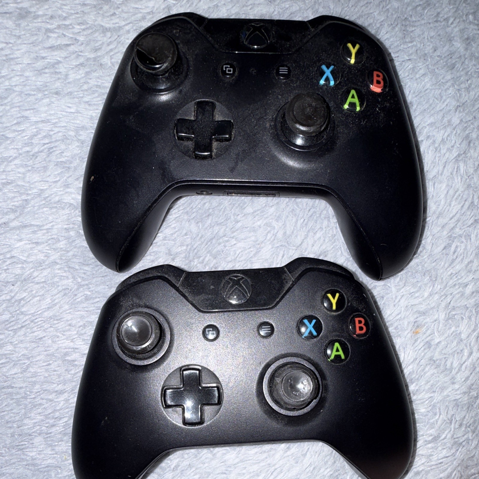 Microsoft Xbox One Wireless Controllers (2) very used, still works