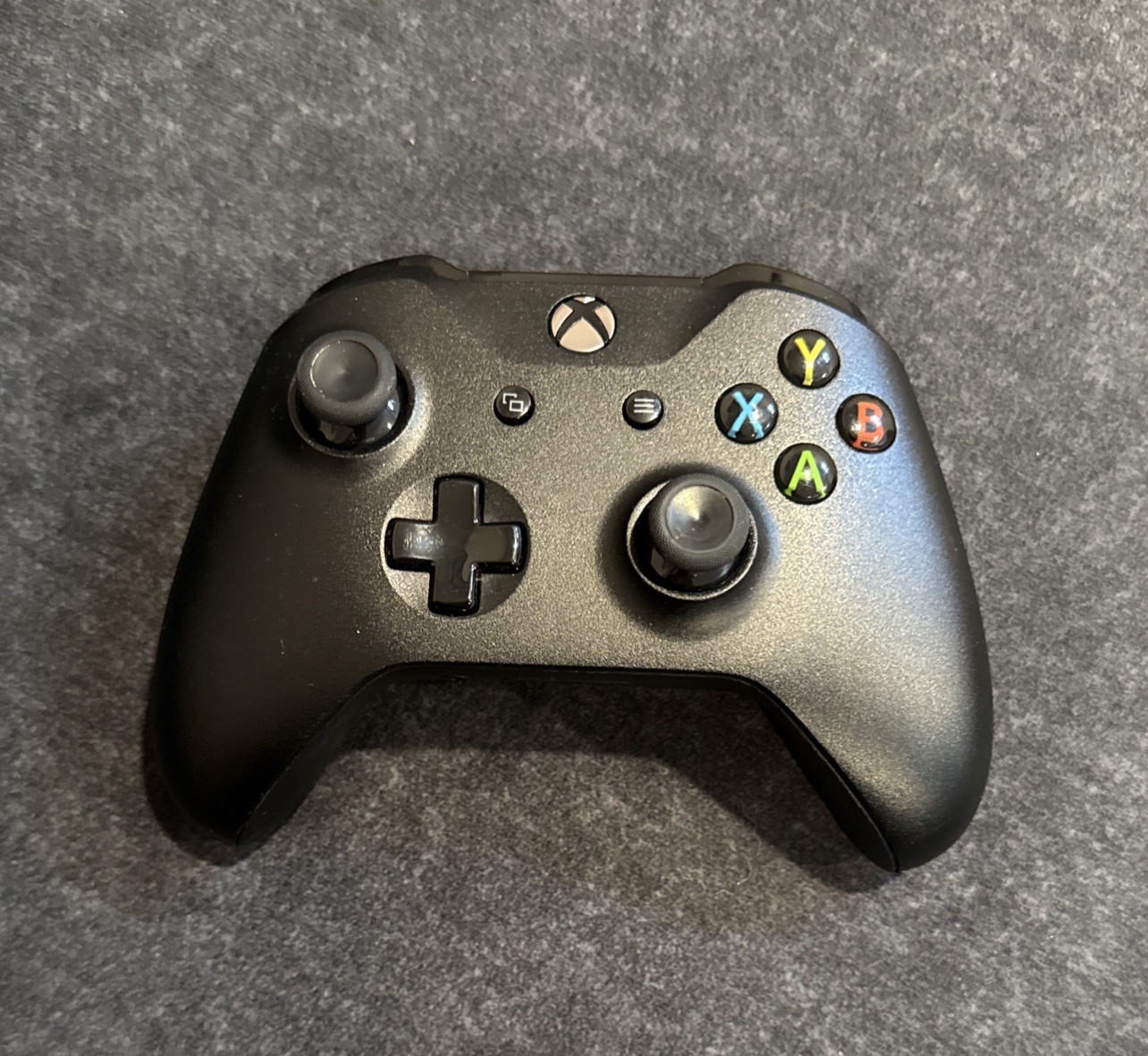 Official Microsoft Xbox One Wireless White Controller! Works Great! Authentic!