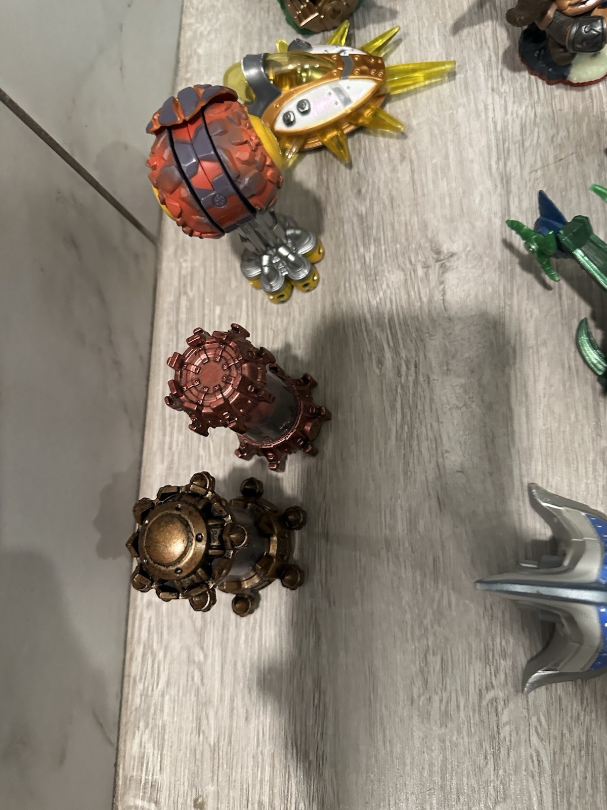 Skylanders Lot of 23 Figures Vehicles & Creation Crystal Untested Pre-Owned
