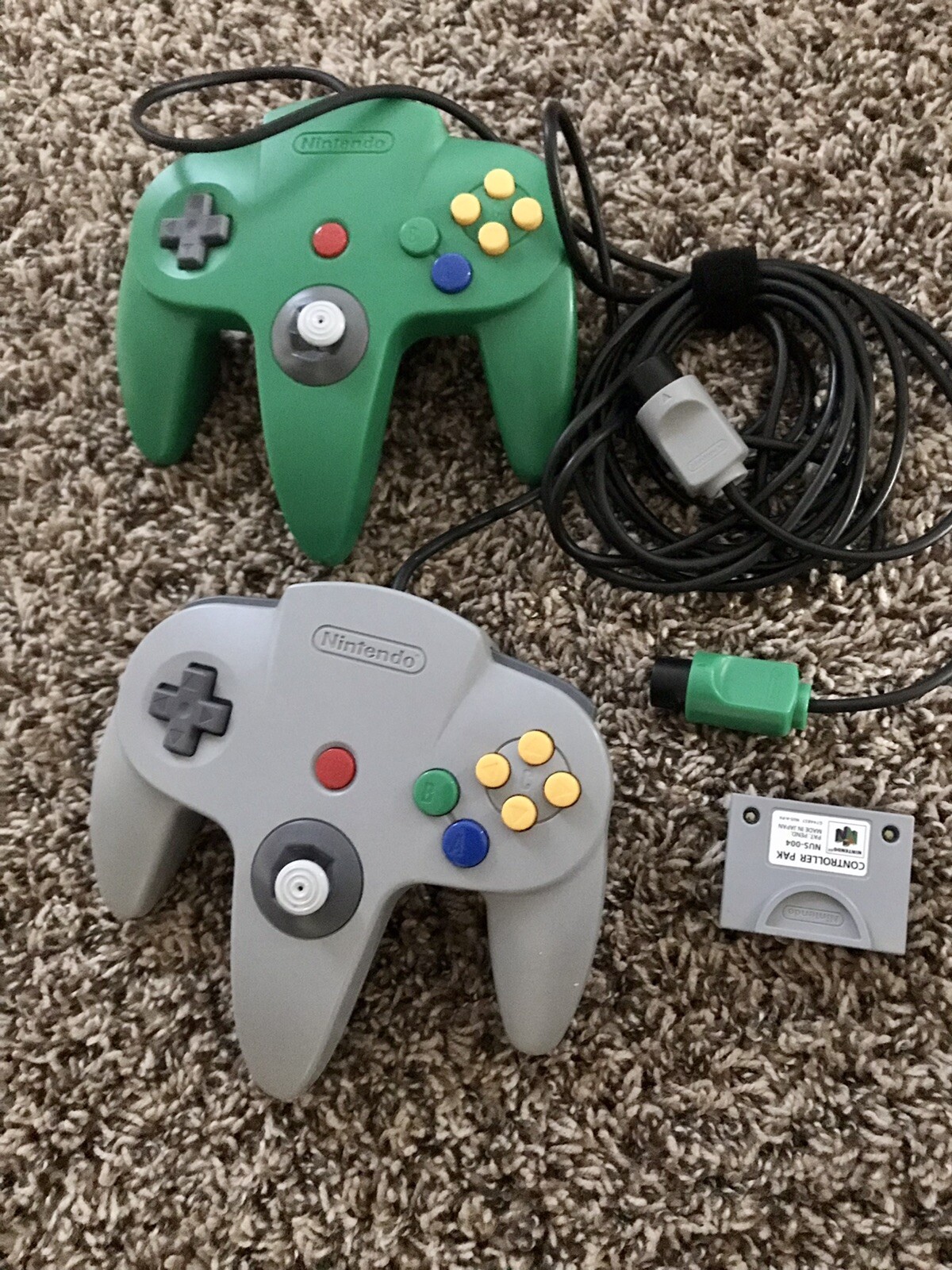 Original Nintendo 64 *Rare Collectors* 1990’s 2 controllers + N64 Memory Pack