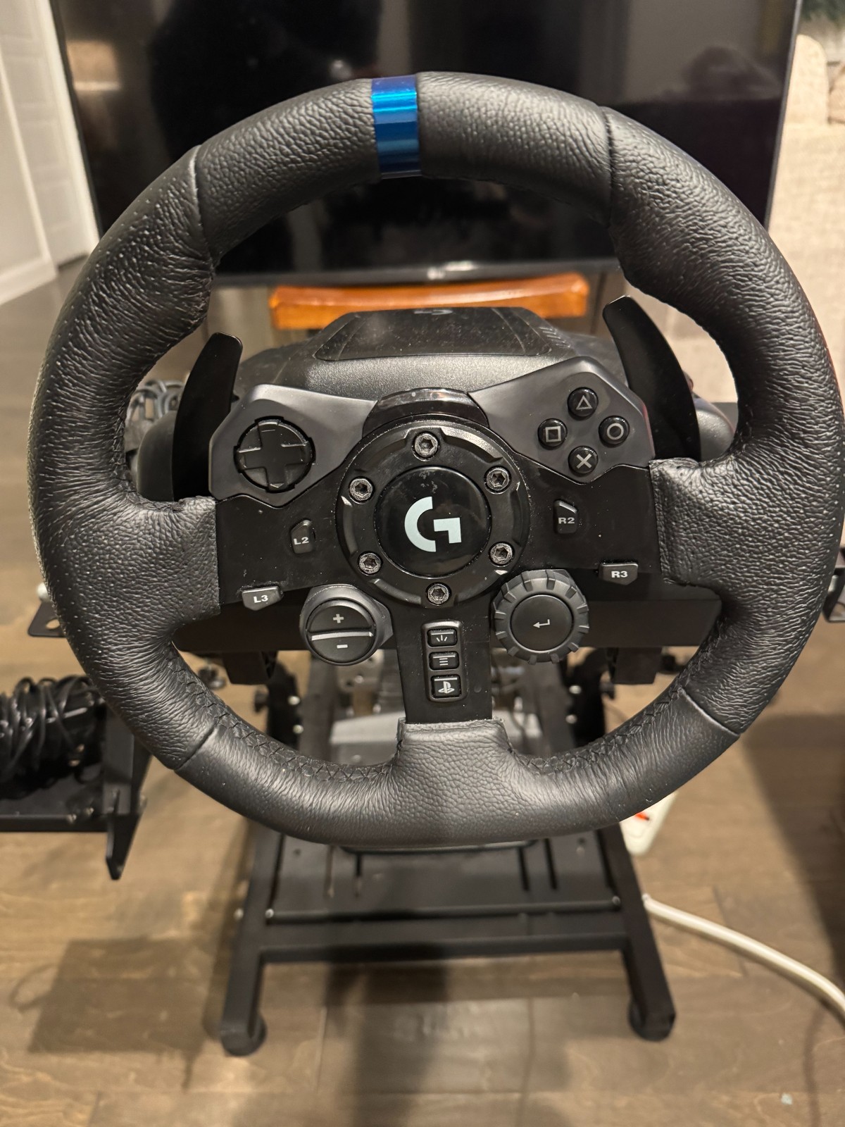 Logitech G923 Racing Wheel and Pedals – Black with wheel stand adjustable