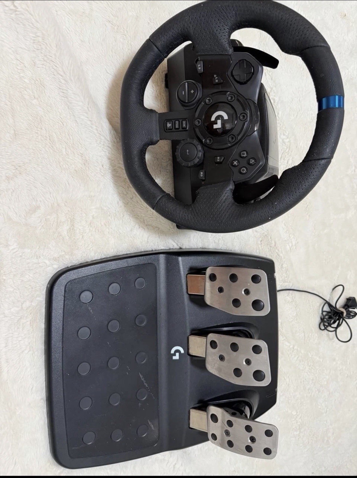 Logitech G923 Driving Force Racing Wheel and Pedal Set – Black (For PS4, PS5 PC)