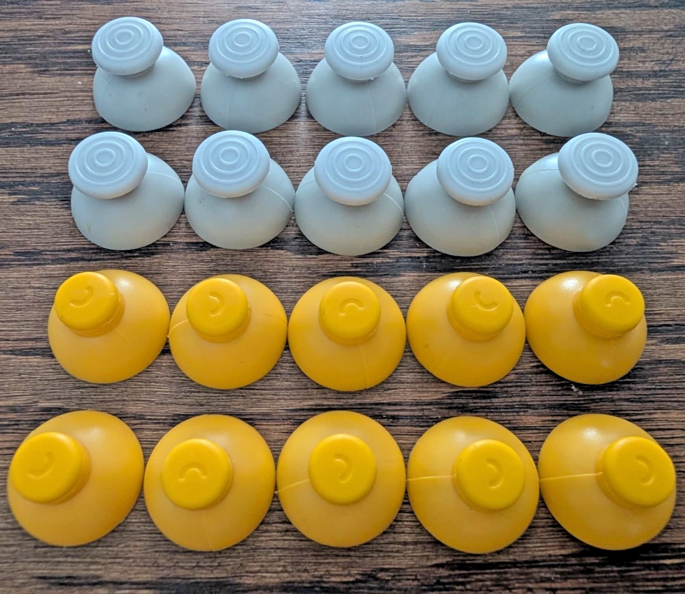 20 Pieces GameCube Joystick Analog Stick Caps Covers Gray Yellow New Replacement