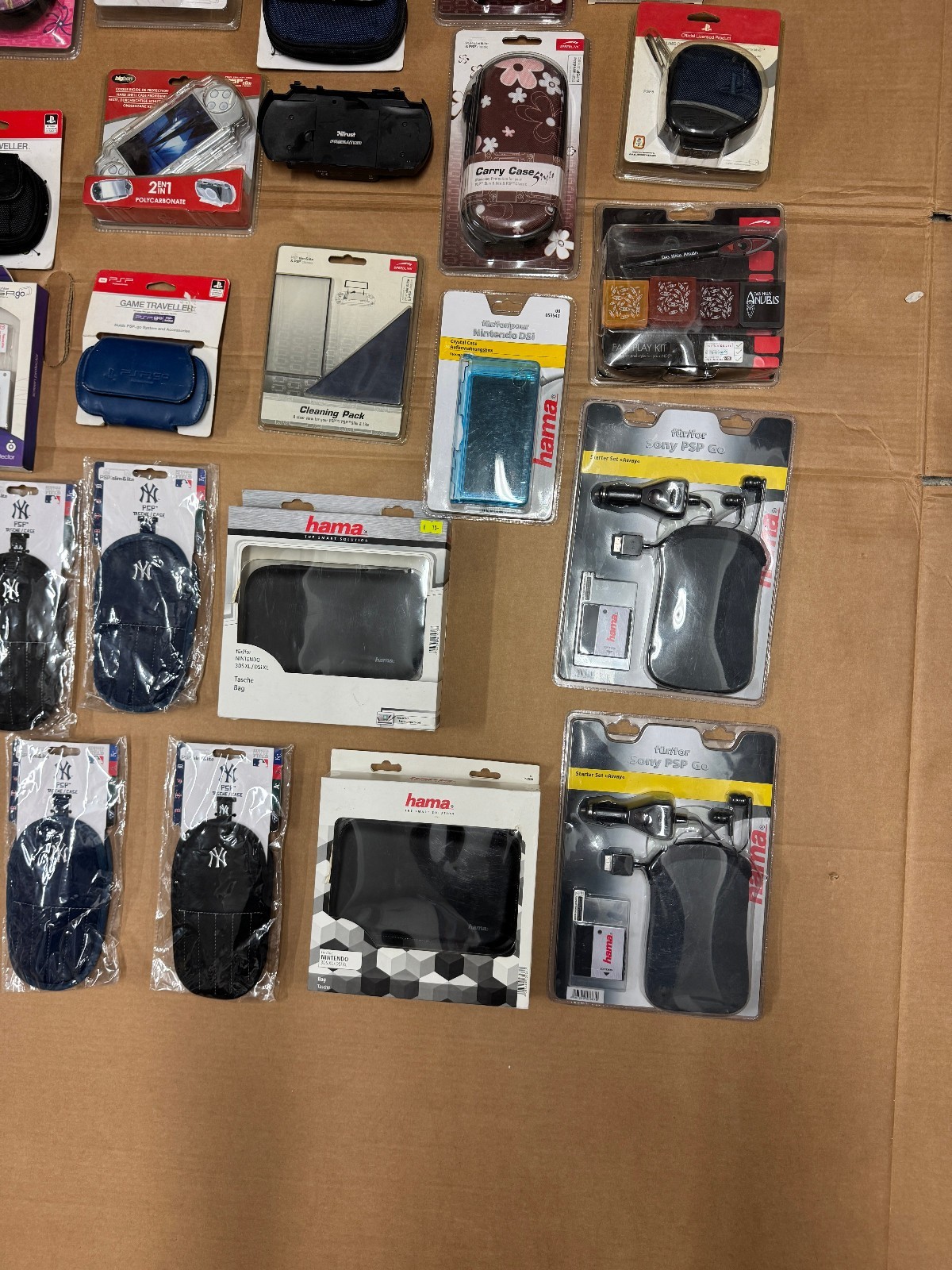 MEGA Retro Bundle Sony PSP, Nintendo DS, 3DS XL Bags Cases Clean NEW!