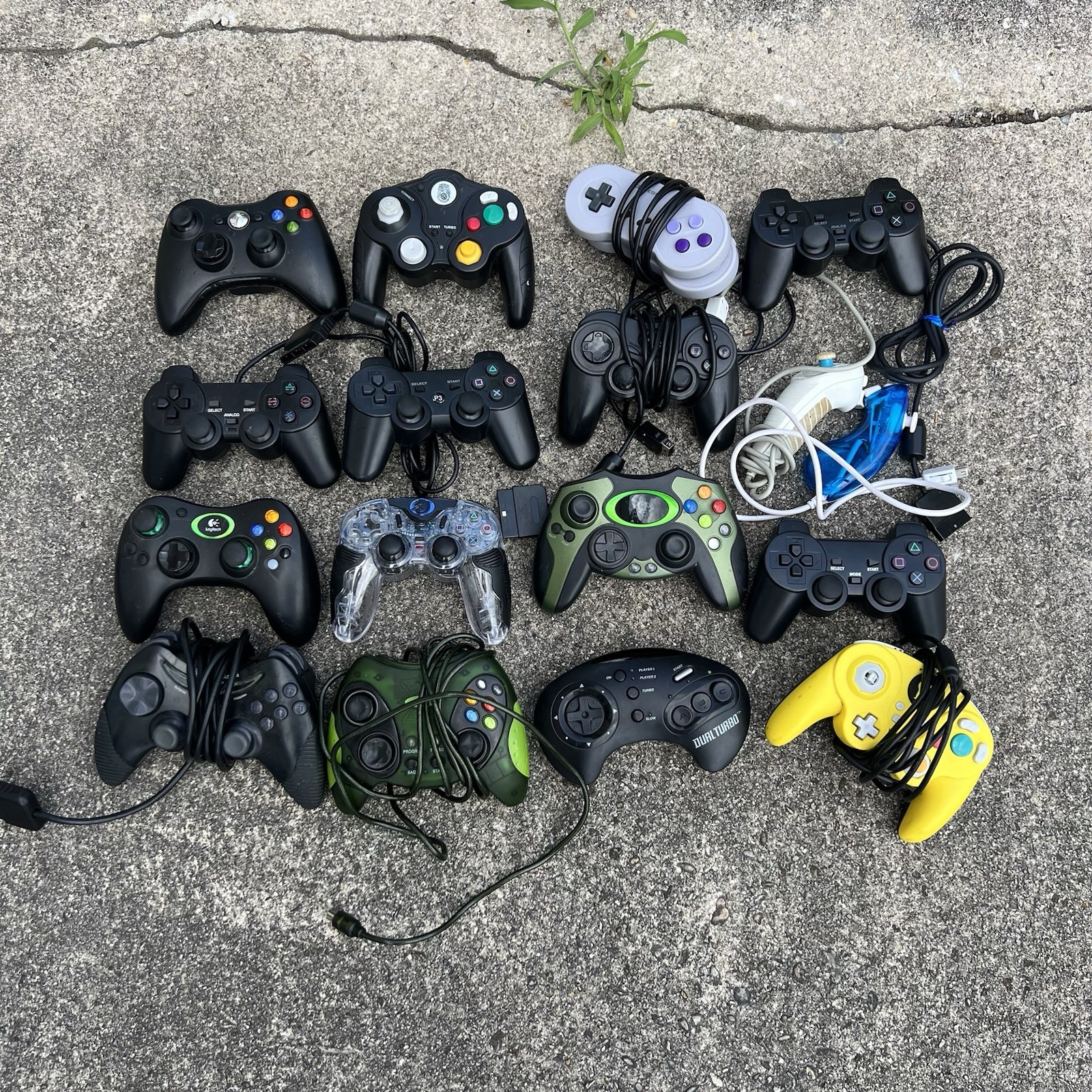 Lot of 45 Untested 3RD Party Various Consoles See photos AS IS Xbox PS2 Etc