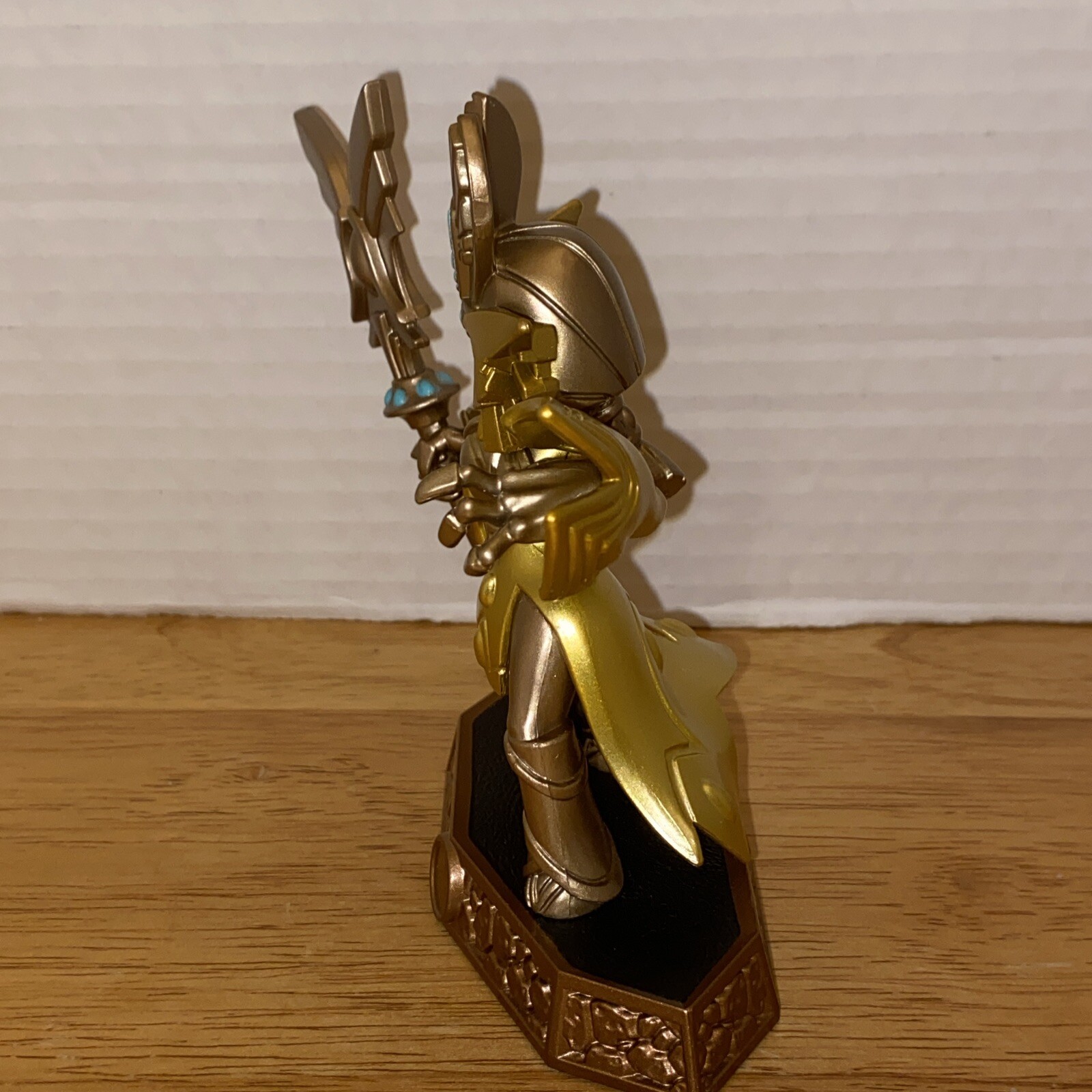Skylanders 1 Figure Golden Queen, Imaginatores, Year 2016, Read