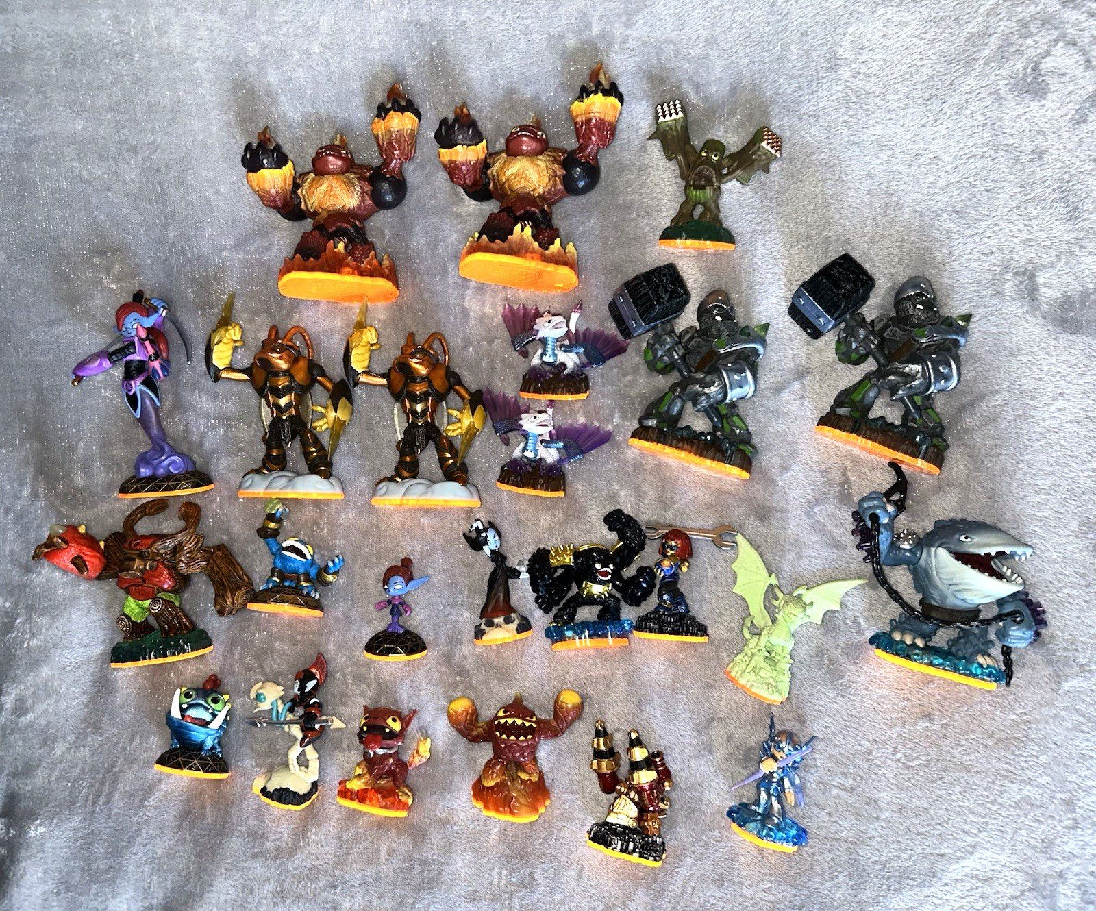 Skylanders Giants Mixed LOT Bundle of 20 Figures + dupes Activision Video Game