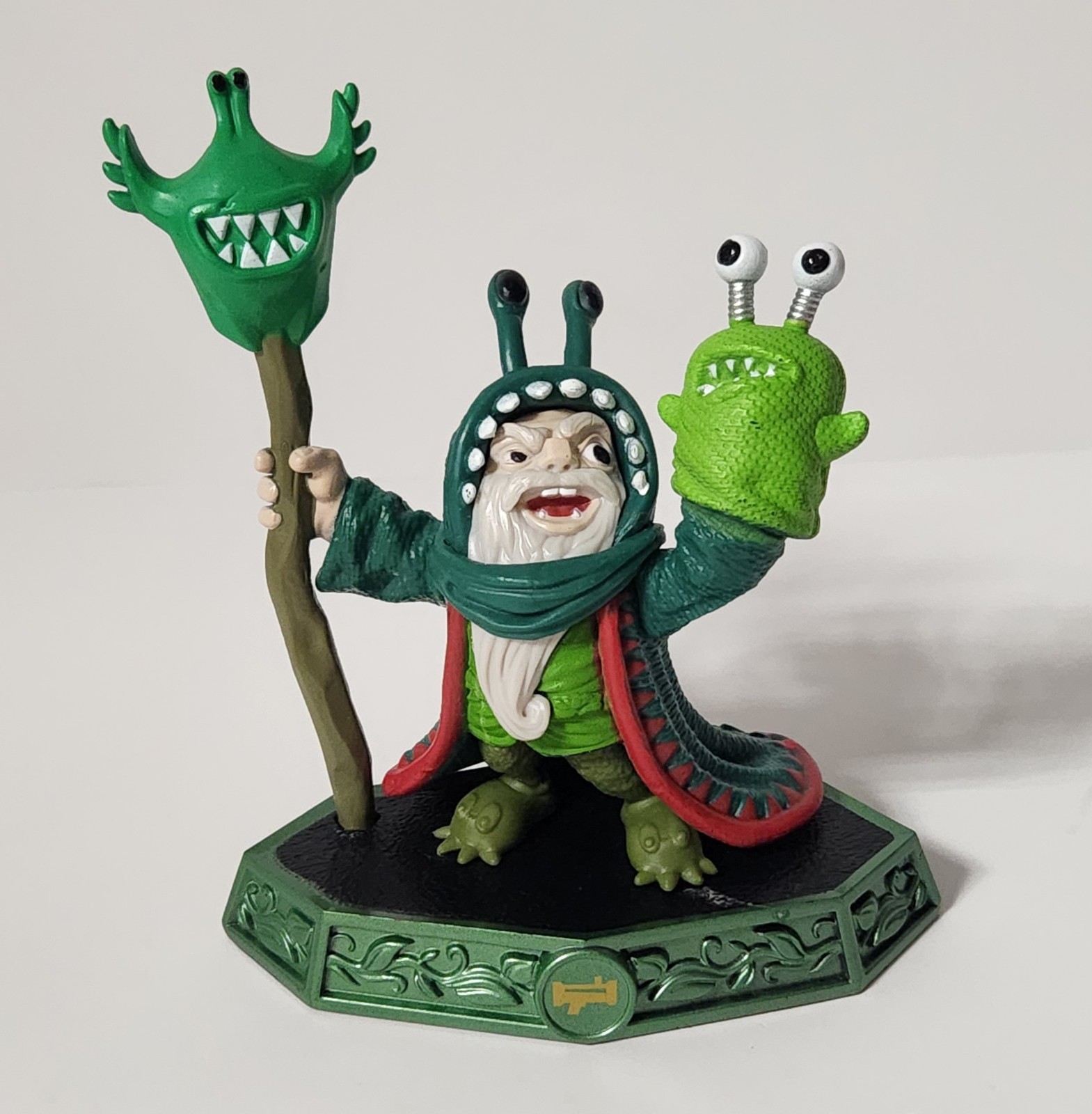 Skylanders Figures & Matching Cards – Lot of 8 (Sensei Green Chompy Mage)