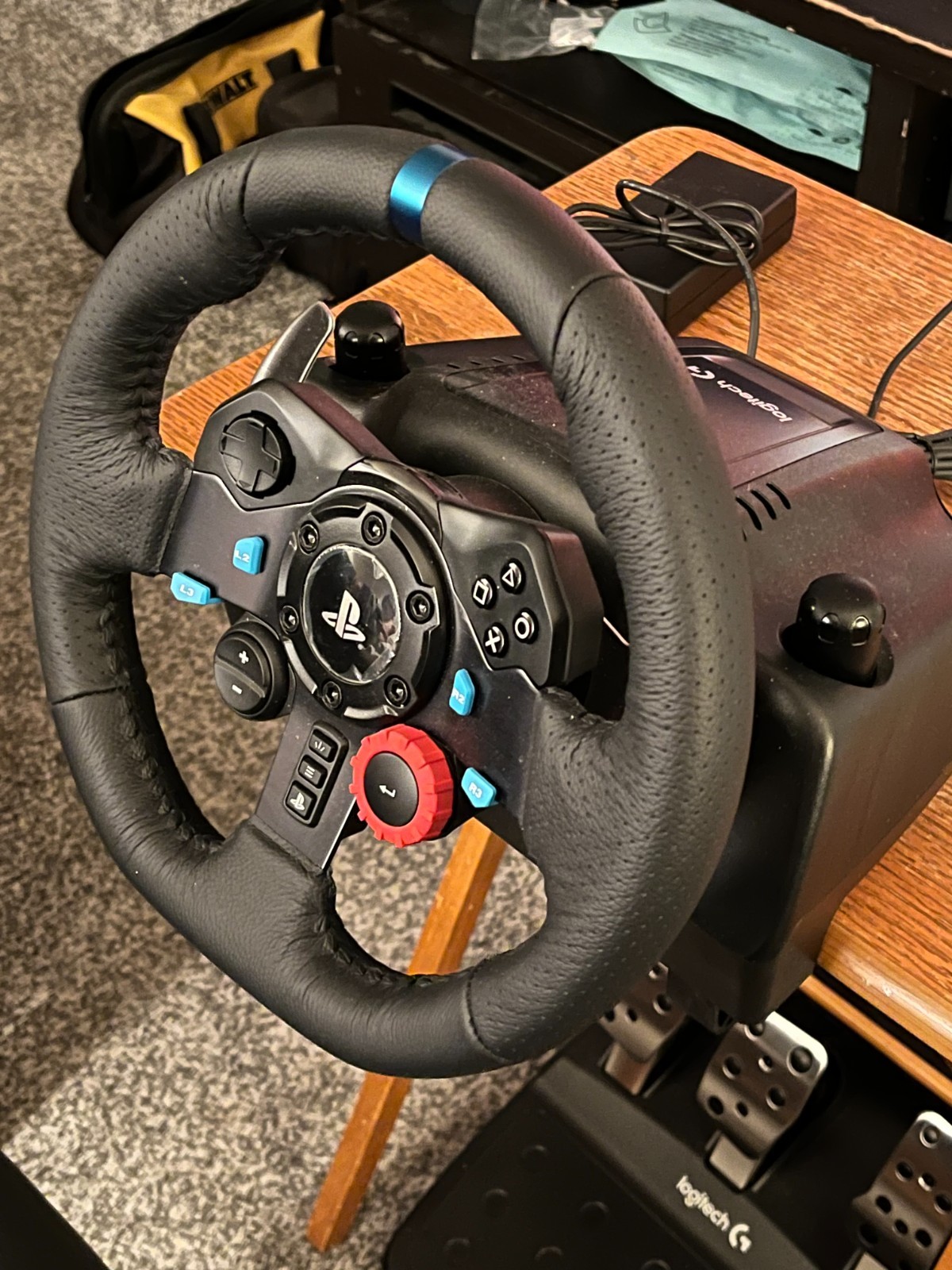 NEW – Logitech G29 Driving Force Racing Wheel – Playstation 3/4/5/PC (Open Box)