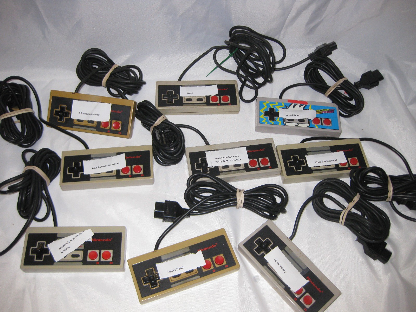 Lot of 9 NES Controllers NES-004 For Parts Or Repair.