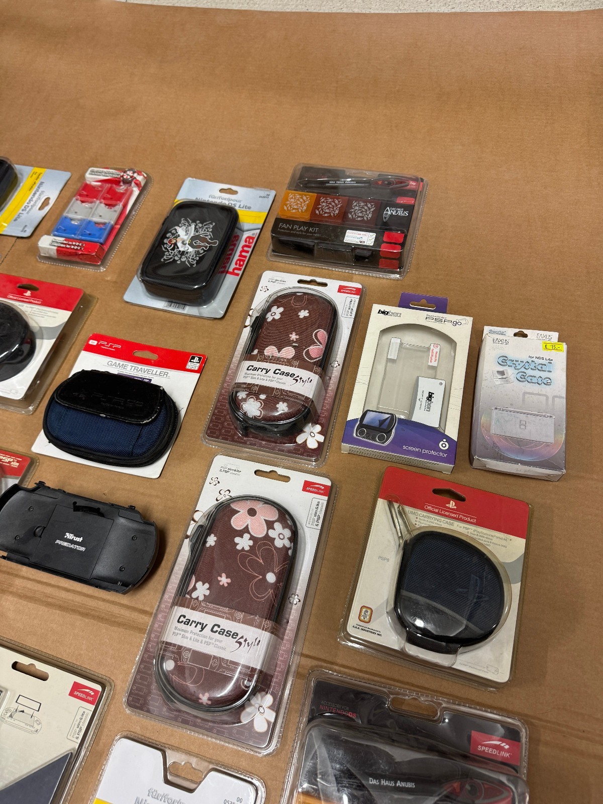 MEGA Retro Bundle Sony PSP, Nintendo DS, 3DS XL Bags Cases Clean NEW!
