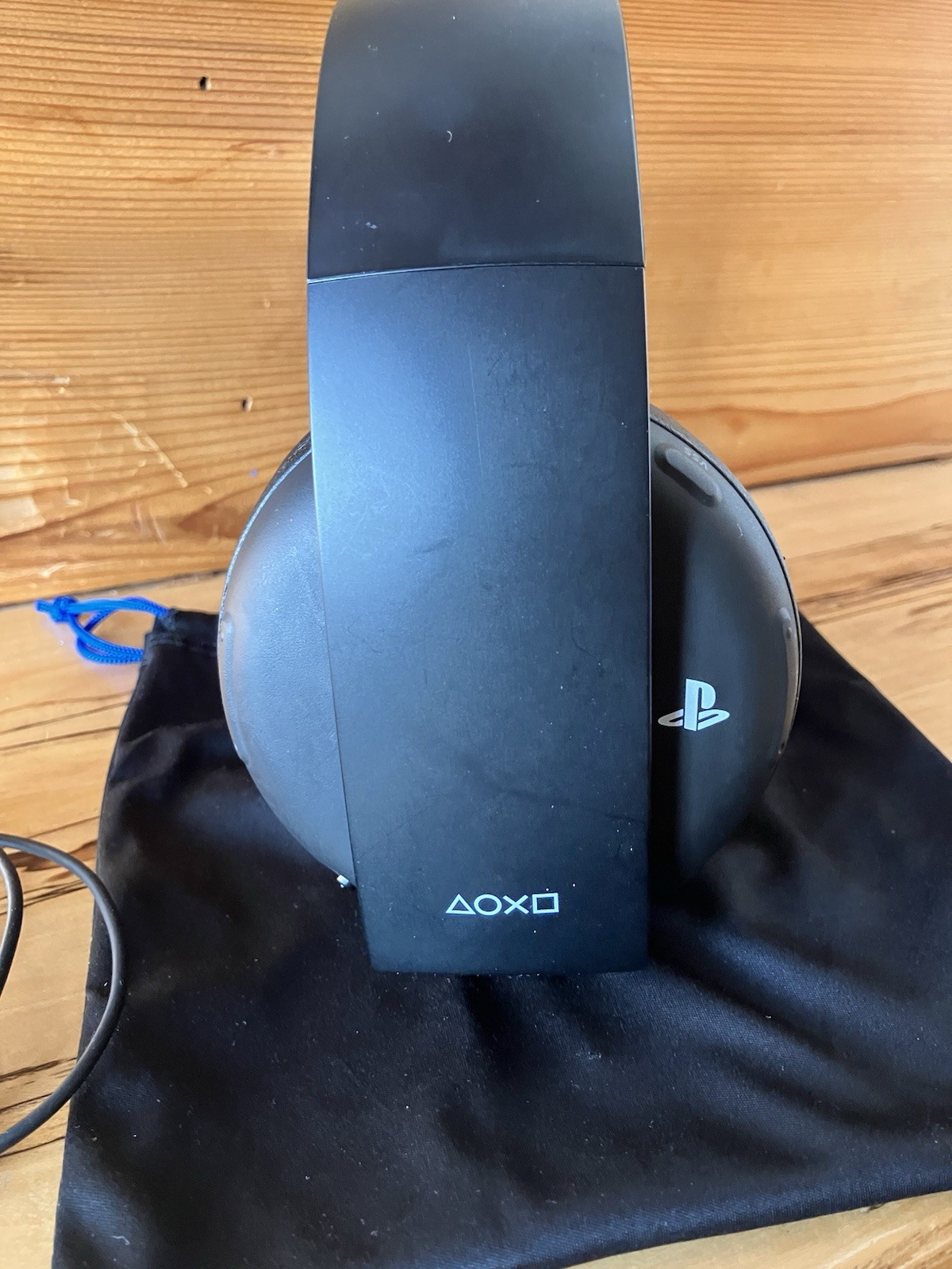 Sony PlayStation Black and Blue Wireless Headset PS4 PC – Complete w/ bag
