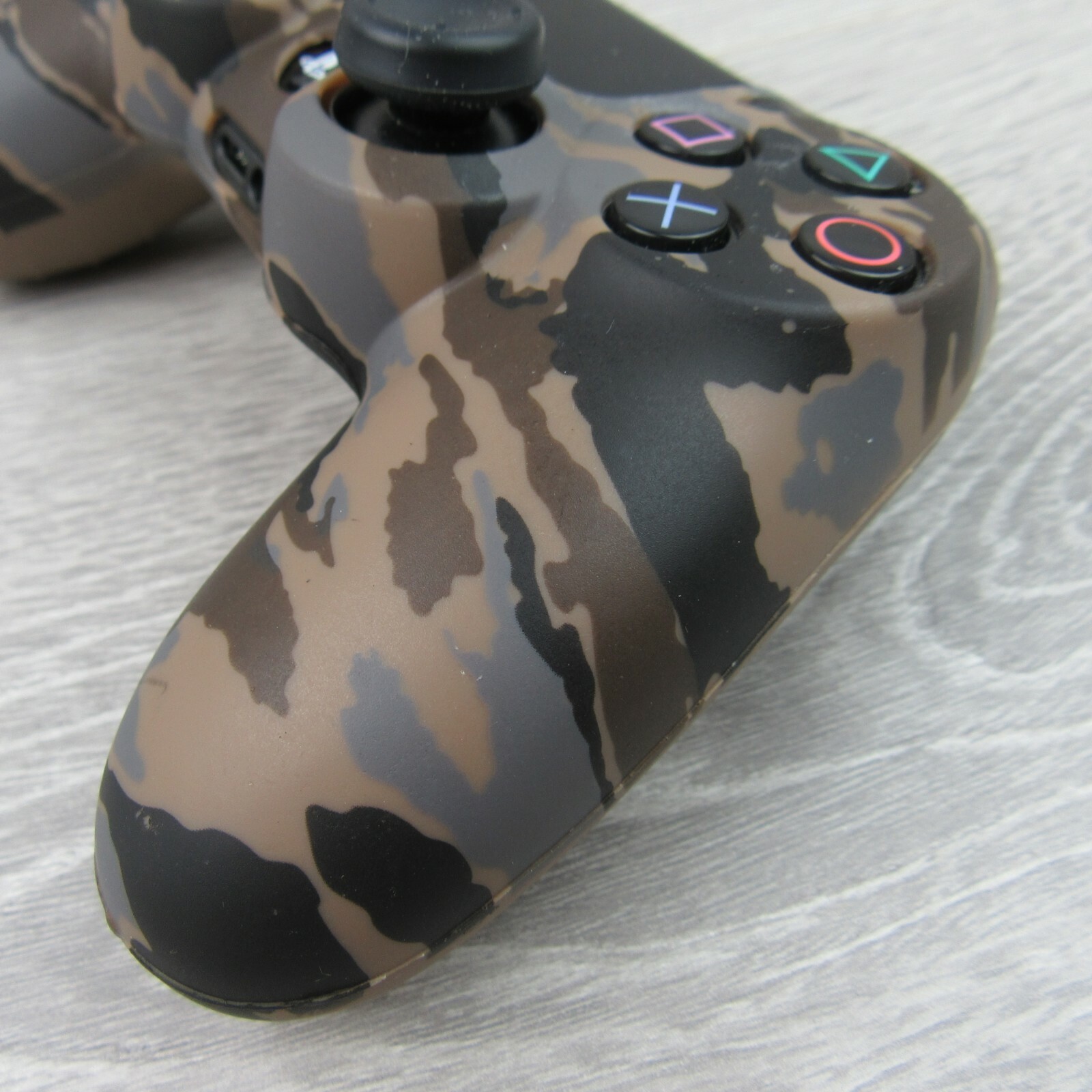 Silicone Grip Brown Camo Non Slip + (8) Thumb Grip Caps For PS4 Controller