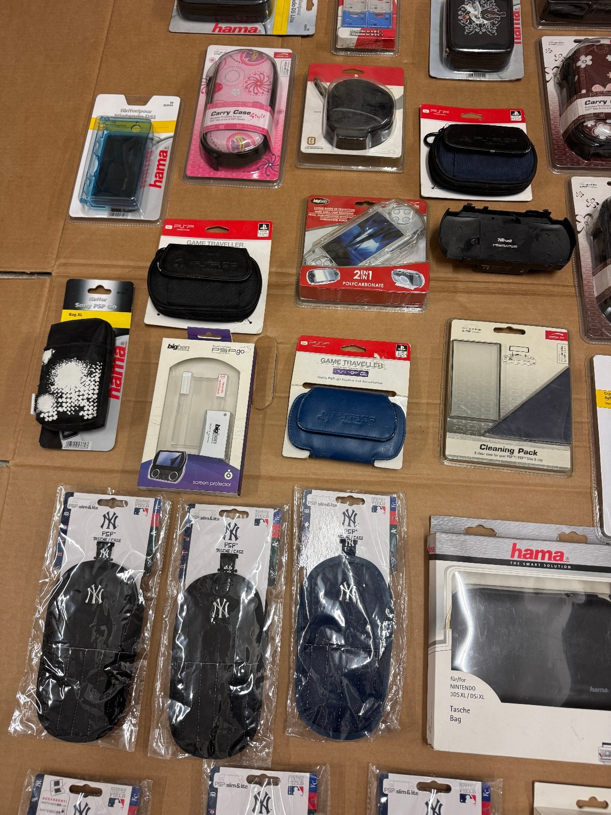 MEGA Retro Bundle Sony PSP, Nintendo DS, 3DS XL Bags Cases Clean NEW!