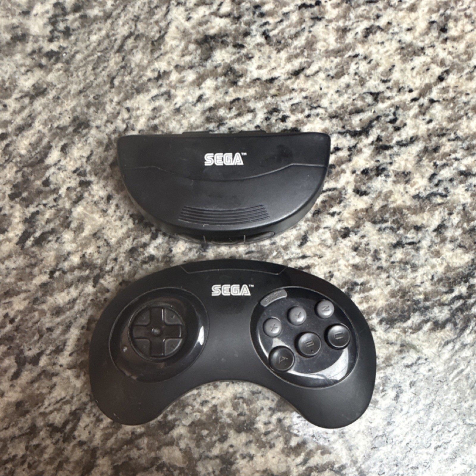 SEGA Genesis Wireless Controller MK-1629 MK-1646 Black Plastic