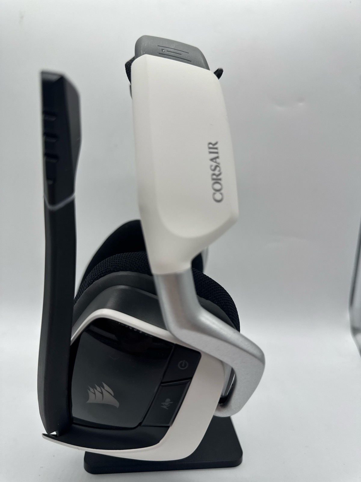 Corsair Void RGB Elite Wireless Gaming Headset 7.1 Surround Sound 40ft White