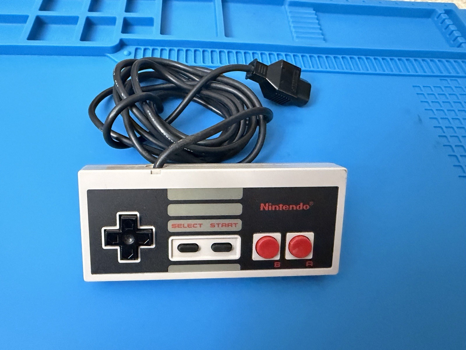 Nintendo NES-004 Corded Controller for Nintendo NES