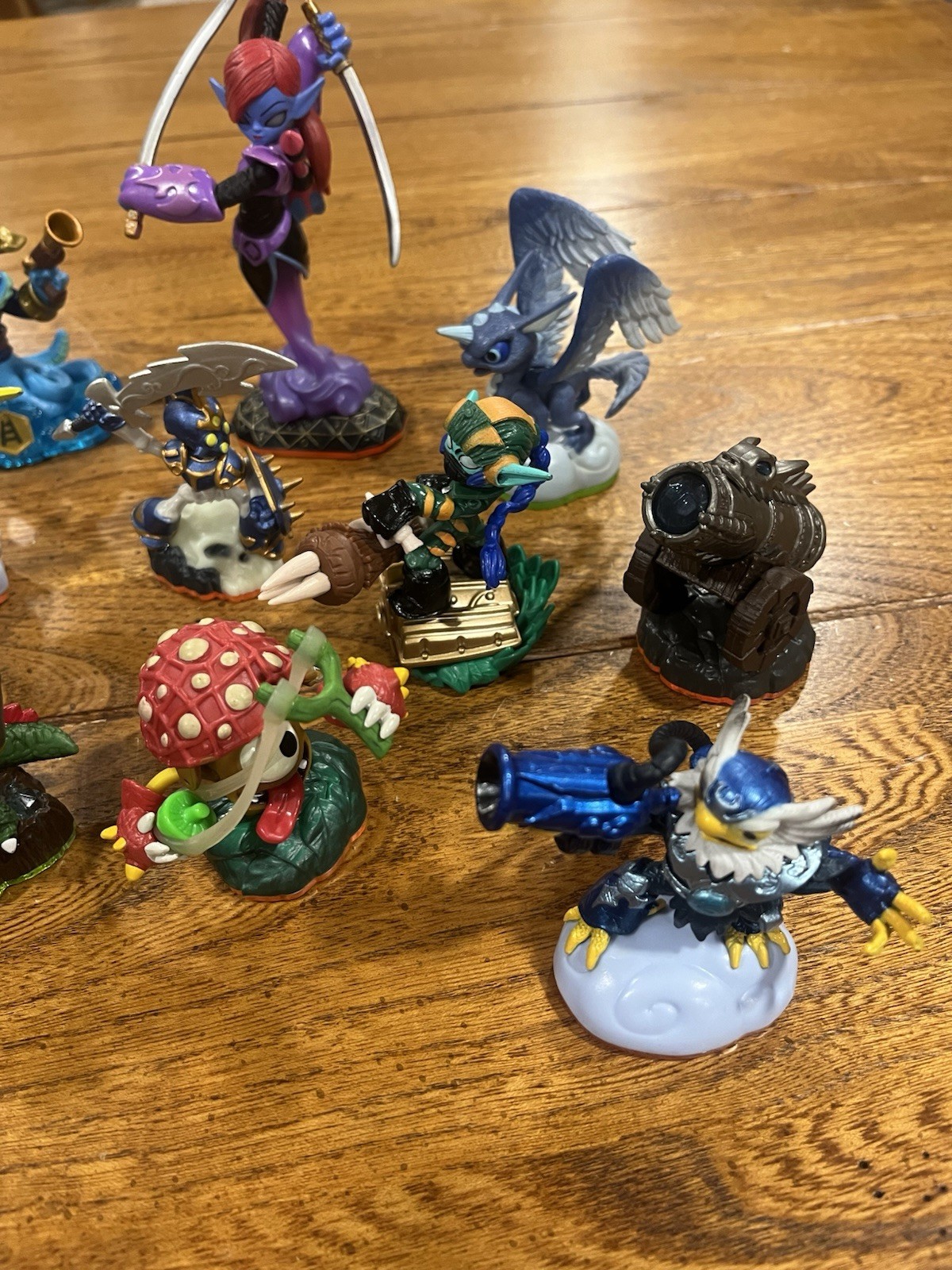 SKYLANDERS Lot of awesome Figures – Activision 2011 2012 – Mixed Lot